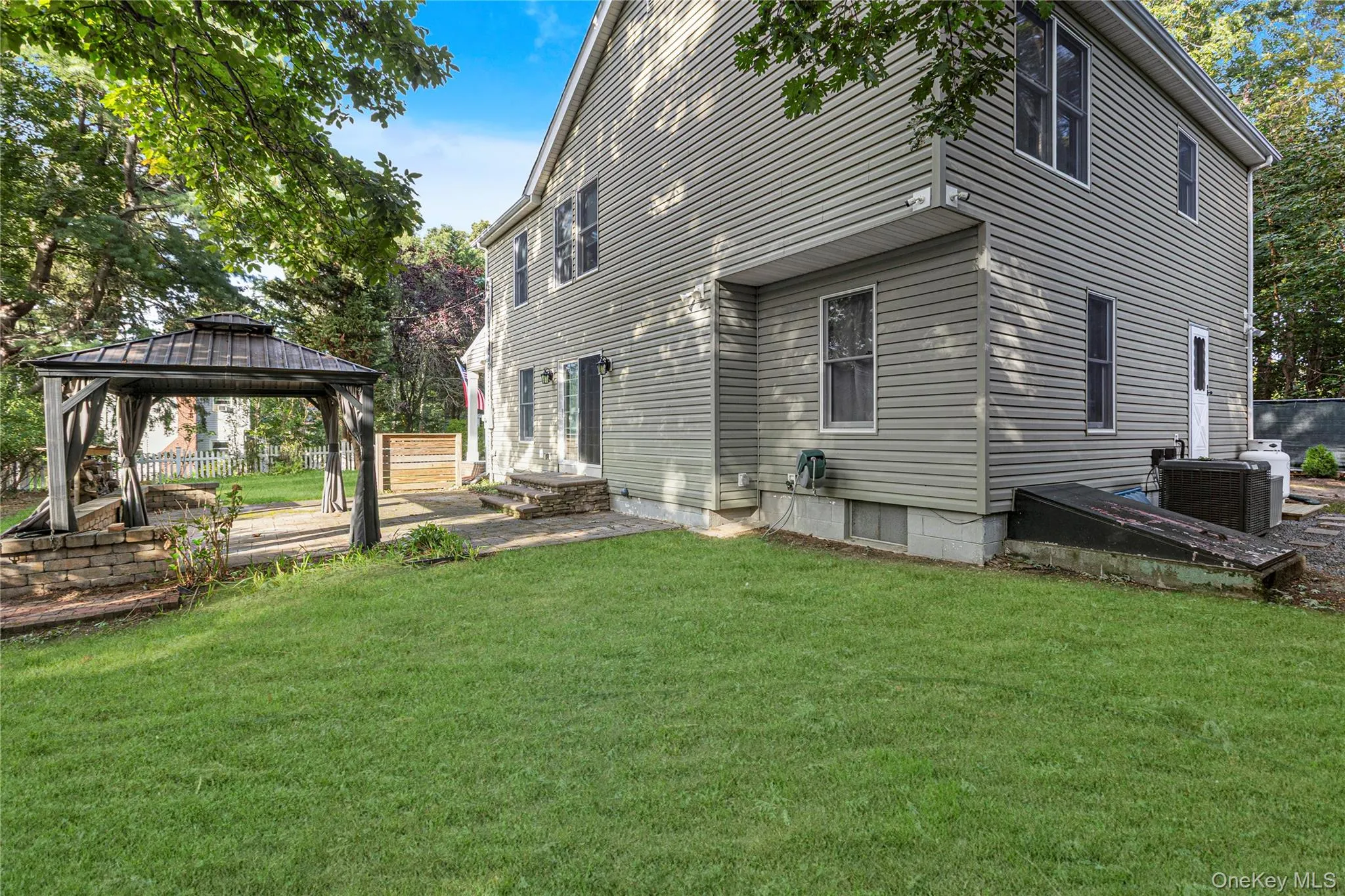 62 Douglaston Road, Brookhaven, NY, 4 Bedrooms Bedrooms, 9 Rooms Rooms,2 BathroomsBathrooms,Residential,For Rent,Douglaston,0,1033926 62 Douglaston Road, Brookhaven, NY, 4 Bedrooms Bedrooms, 9 Rooms Rooms,2 BathroomsBathrooms,Residential,For Rent,Douglaston,0,1033926