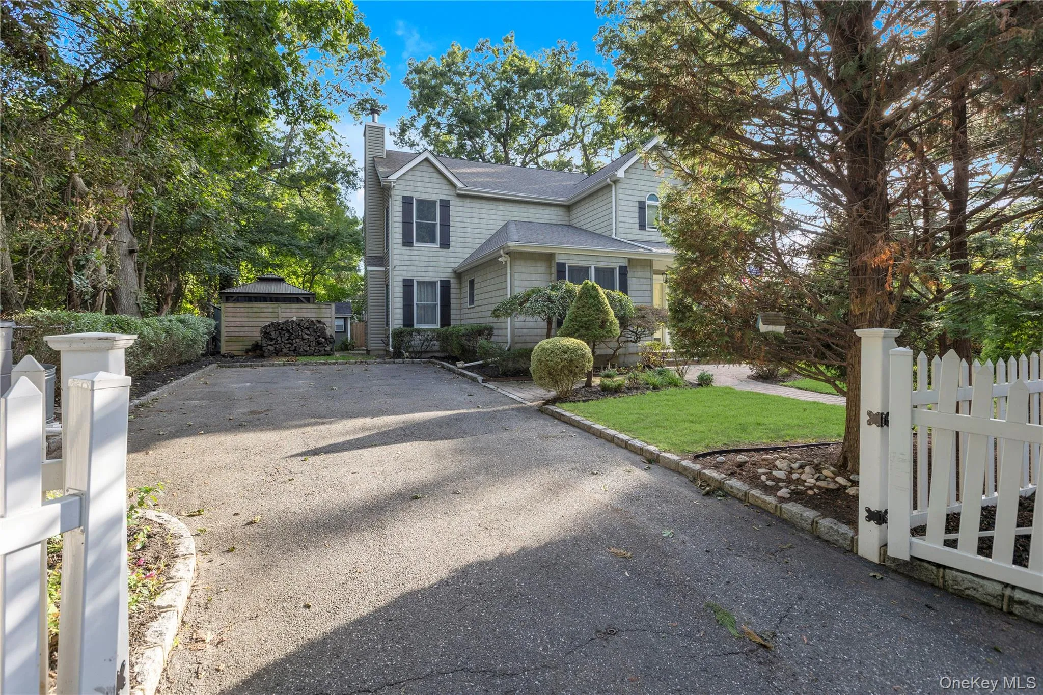 62 Douglaston Road, Brookhaven, NY, 4 Bedrooms Bedrooms, 9 Rooms Rooms,2 BathroomsBathrooms,Residential,For Rent,Douglaston,0,1033926 62 Douglaston Road, Brookhaven, NY, 4 Bedrooms Bedrooms, 9 Rooms Rooms,2 BathroomsBathrooms,Residential,For Rent,Douglaston,0,1033926