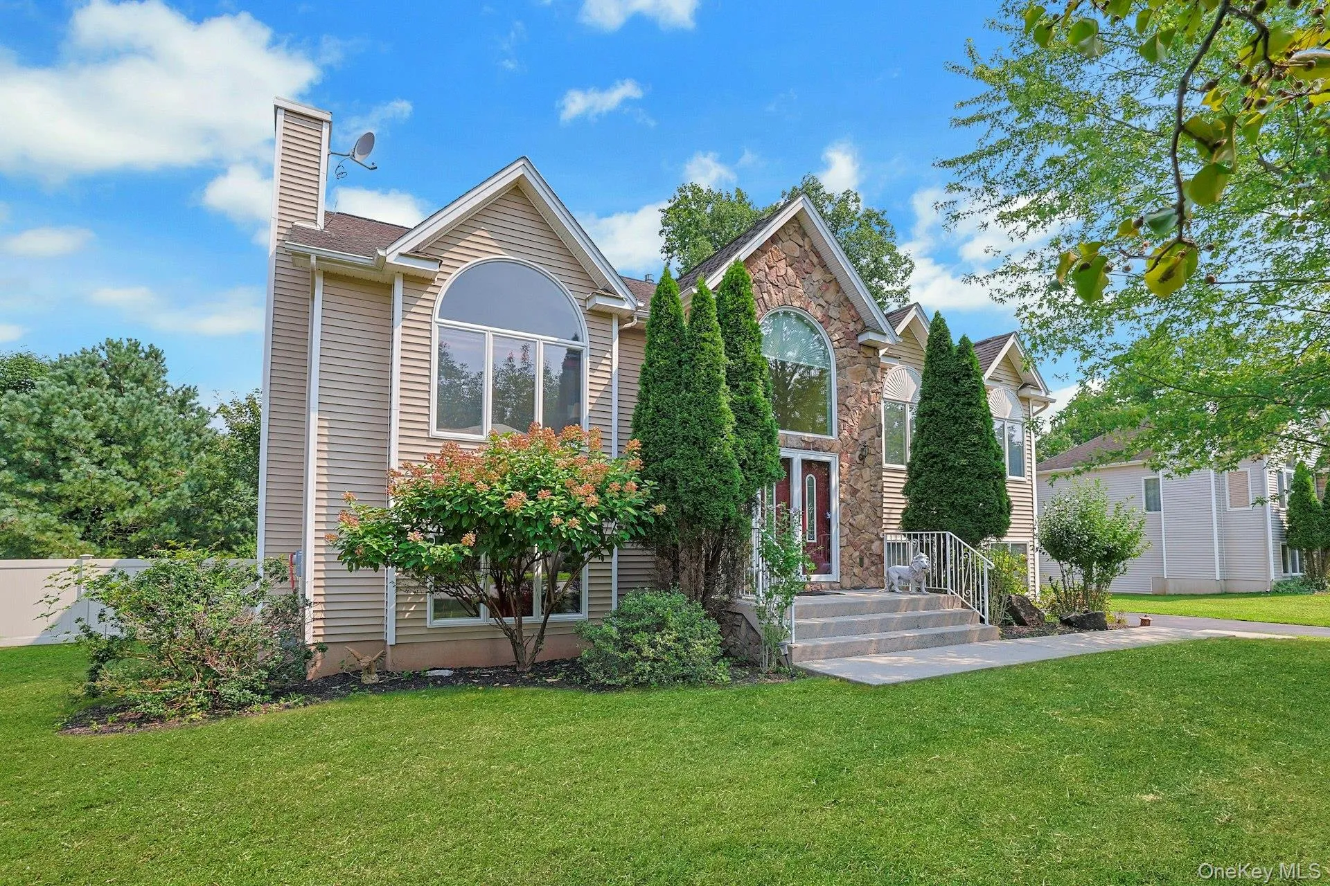 14 Stern Place, Clarkstown, NY, 4 Bedrooms Bedrooms, 9 Rooms Rooms,3 BathroomsBathrooms,Residential,For Rent,Stern,0,1033927 14 Stern Place, Clarkstown, NY, 4 Bedrooms Bedrooms, 9 Rooms Rooms,3 BathroomsBathrooms,Residential,For Rent,Stern,0,1033927