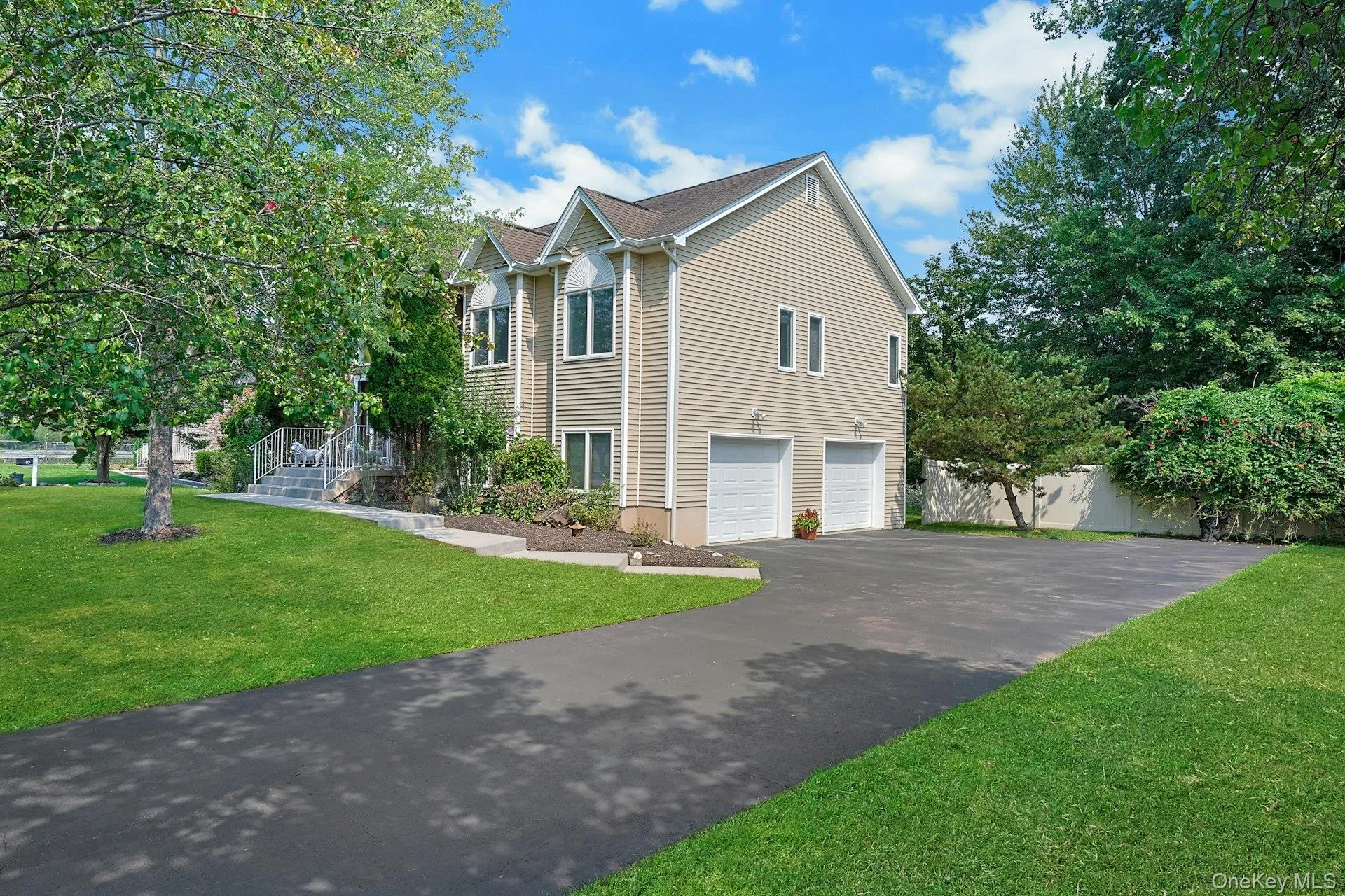14 Stern Place, Clarkstown, NY, 4 Bedrooms Bedrooms, 9 Rooms Rooms,3 BathroomsBathrooms,Residential,For Rent,Stern,0,1033927 14 Stern Place, Clarkstown, NY, 4 Bedrooms Bedrooms, 9 Rooms Rooms,3 BathroomsBathrooms,Residential,For Rent,Stern,0,1033927