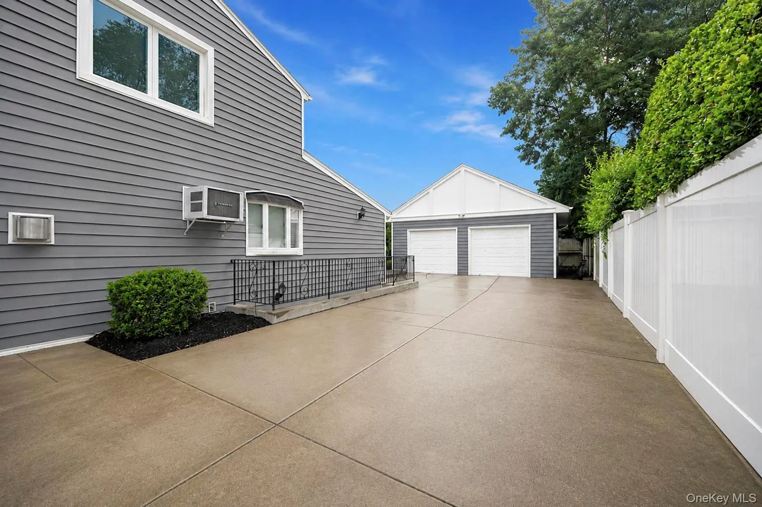 84 Twinlawns Avenue, Oyster Bay, NY, 4 Bedrooms Bedrooms, 9 Rooms Rooms,3 BathroomsBathrooms,Residential Lease,For Rent,Twinlawns,0,1033930 84 Twinlawns Avenue, Oyster Bay, NY, 4 Bedrooms Bedrooms, 9 Rooms Rooms,3 BathroomsBathrooms,Residential Lease,For Rent,Twinlawns,0,1033930