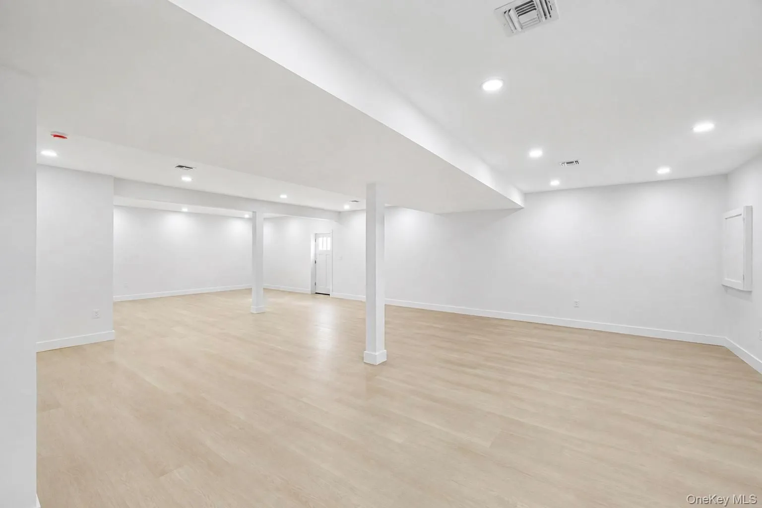 43 Cabot Lane, Oyster Bay, NY, 5 Bedrooms Bedrooms, 10 Rooms Rooms,6 BathroomsBathrooms,Residential,For Rent,Cabot,0,1033932 43 Cabot Lane, Oyster Bay, NY, 5 Bedrooms Bedrooms, 10 Rooms Rooms,6 BathroomsBathrooms,Residential,For Rent,Cabot,0,1033932