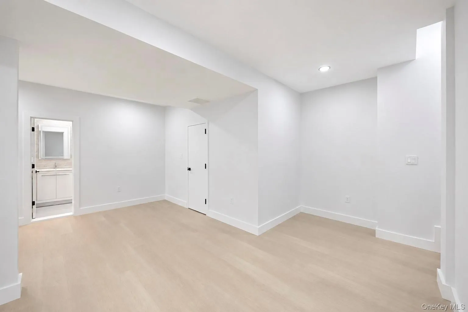 43 Cabot Lane, Oyster Bay, NY, 5 Bedrooms Bedrooms, 10 Rooms Rooms,6 BathroomsBathrooms,Residential,For Rent,Cabot,0,1033932 43 Cabot Lane, Oyster Bay, NY, 5 Bedrooms Bedrooms, 10 Rooms Rooms,6 BathroomsBathrooms,Residential,For Rent,Cabot,0,1033932