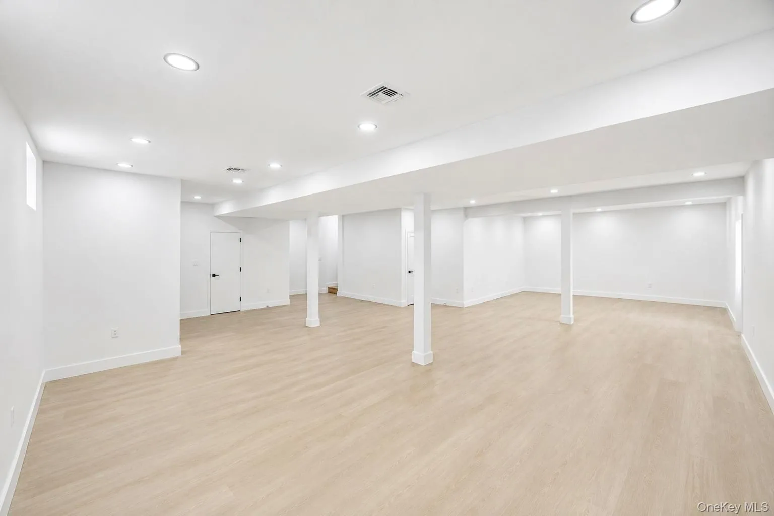 43 Cabot Lane, Oyster Bay, NY, 5 Bedrooms Bedrooms, 10 Rooms Rooms,6 BathroomsBathrooms,Residential,For Rent,Cabot,0,1033932 43 Cabot Lane, Oyster Bay, NY, 5 Bedrooms Bedrooms, 10 Rooms Rooms,6 BathroomsBathrooms,Residential,For Rent,Cabot,0,1033932