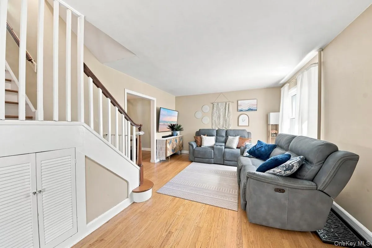 Hardwood flooring throughout. Hardwood flooring throughout.