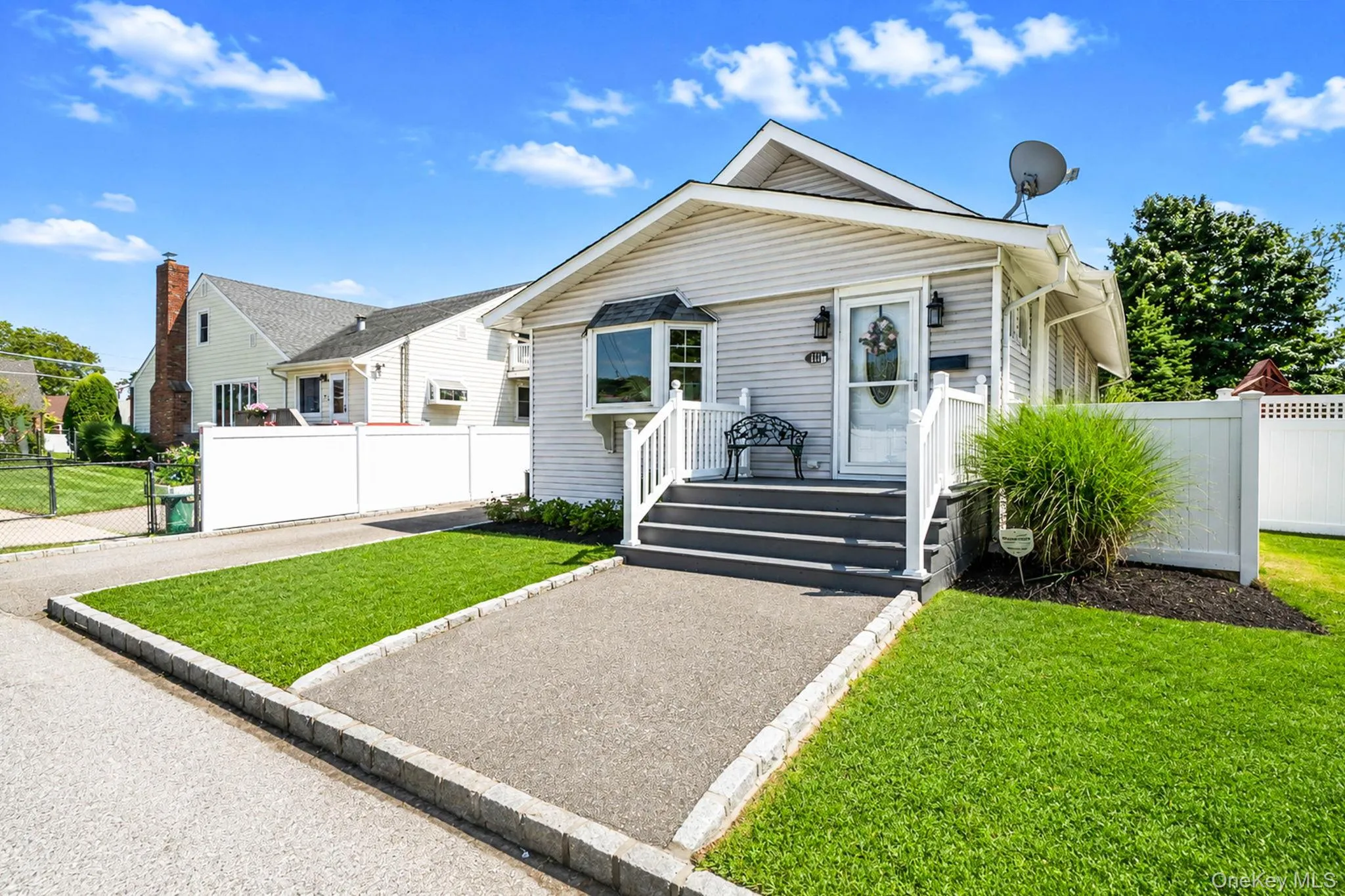 111 Liberty Avenue, Babylon, NY, 2 Bedrooms Bedrooms, 5 Rooms Rooms,1 BathroomBathrooms,Residential,For Rent,Liberty,0,1033941 111 Liberty Avenue, Babylon, NY, 2 Bedrooms Bedrooms, 5 Rooms Rooms,1 BathroomBathrooms,Residential,For Rent,Liberty,0,1033941