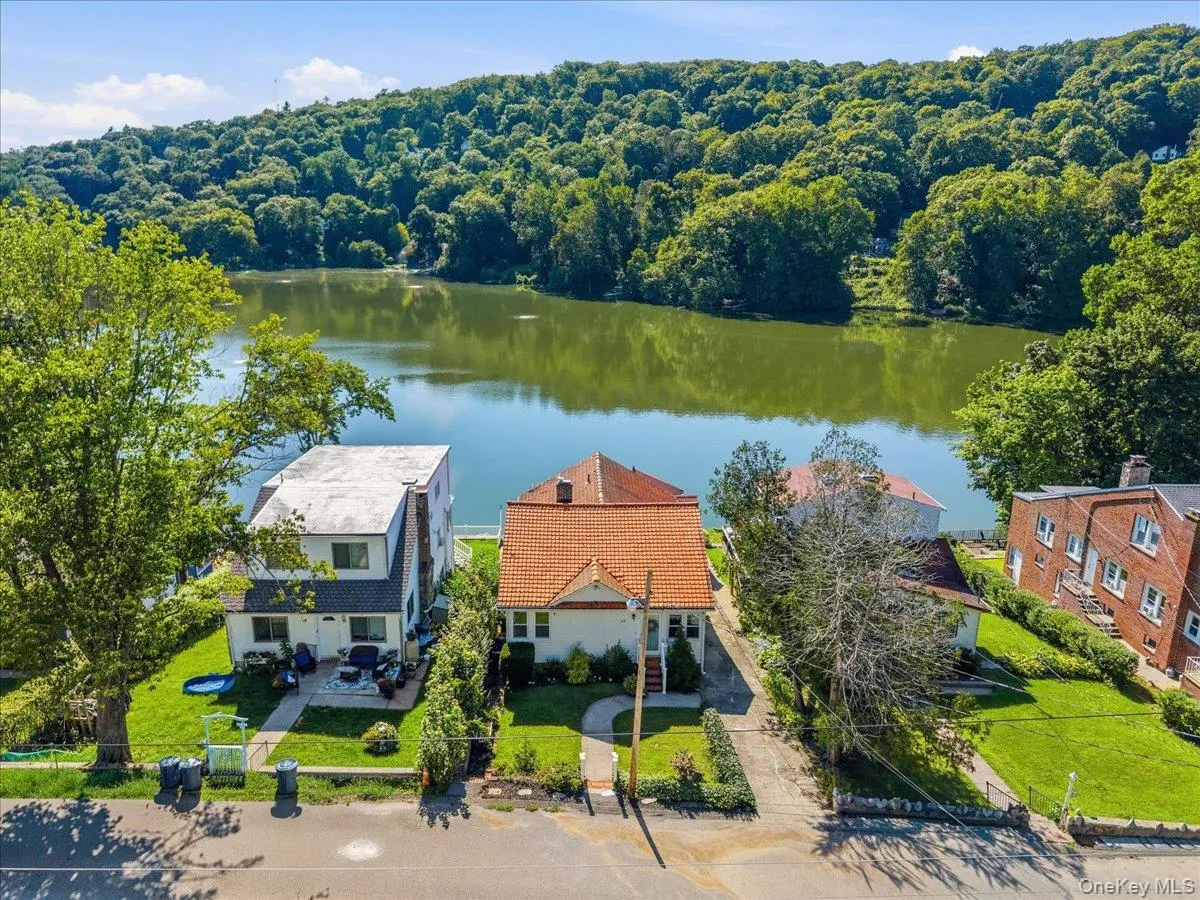 65 Lake Drive, Putnam Valley, NY, 2 Bedrooms Bedrooms, 5 Rooms Rooms,2 BathroomsBathrooms,Residential,For Rent,Lake,0,1033944 65 Lake Drive, Putnam Valley, NY, 2 Bedrooms Bedrooms, 5 Rooms Rooms,2 BathroomsBathrooms,Residential,For Rent,Lake,0,1033944