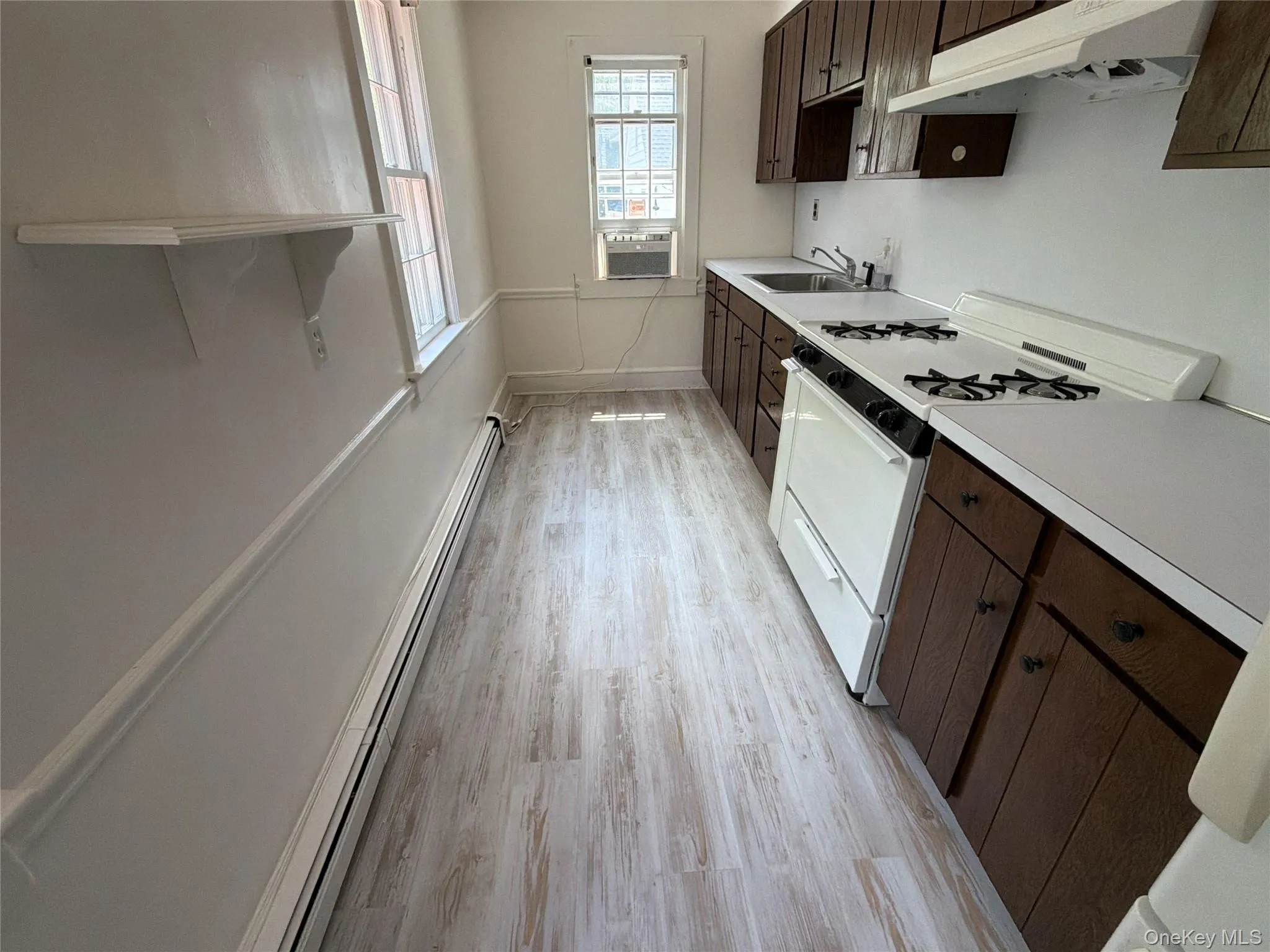 6A Raven Way, Mount Pleasant, NY, 2 Bedrooms Bedrooms, 5 Rooms Rooms,2 BathroomsBathrooms,Residential Lease,For Rent,Raven,0,1033947 6A Raven Way, Mount Pleasant, NY, 2 Bedrooms Bedrooms, 5 Rooms Rooms,2 BathroomsBathrooms,Residential Lease,For Rent,Raven,0,1033947