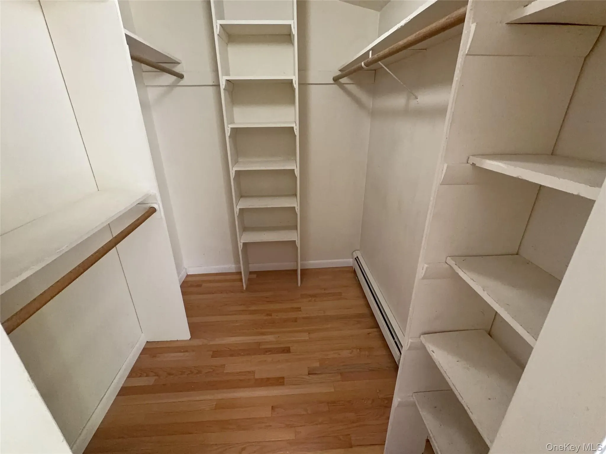 6A Raven Way, Mount Pleasant, NY, 2 Bedrooms Bedrooms, 5 Rooms Rooms,2 BathroomsBathrooms,Residential Lease,For Rent,Raven,0,1033947 6A Raven Way, Mount Pleasant, NY, 2 Bedrooms Bedrooms, 5 Rooms Rooms,2 BathroomsBathrooms,Residential Lease,For Rent,Raven,0,1033947