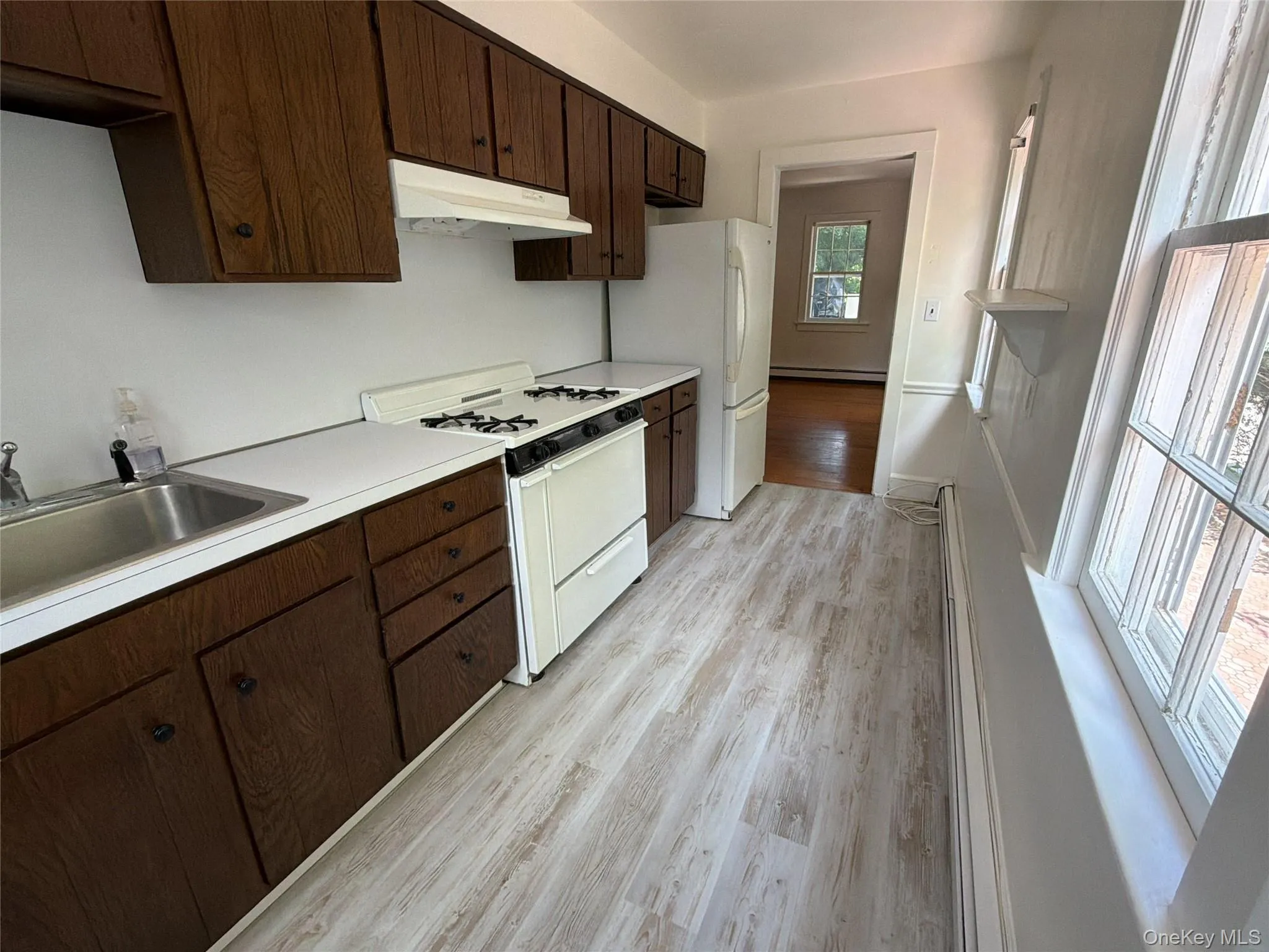 6A Raven Way, Mount Pleasant, NY, 2 Bedrooms Bedrooms, 5 Rooms Rooms,2 BathroomsBathrooms,Residential Lease,For Rent,Raven,0,1033947 6A Raven Way, Mount Pleasant, NY, 2 Bedrooms Bedrooms, 5 Rooms Rooms,2 BathroomsBathrooms,Residential Lease,For Rent,Raven,0,1033947