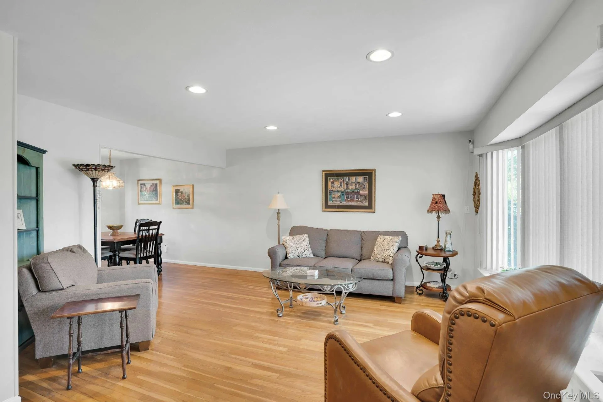 Nice size room - 20x15 Nice size room - 20x15