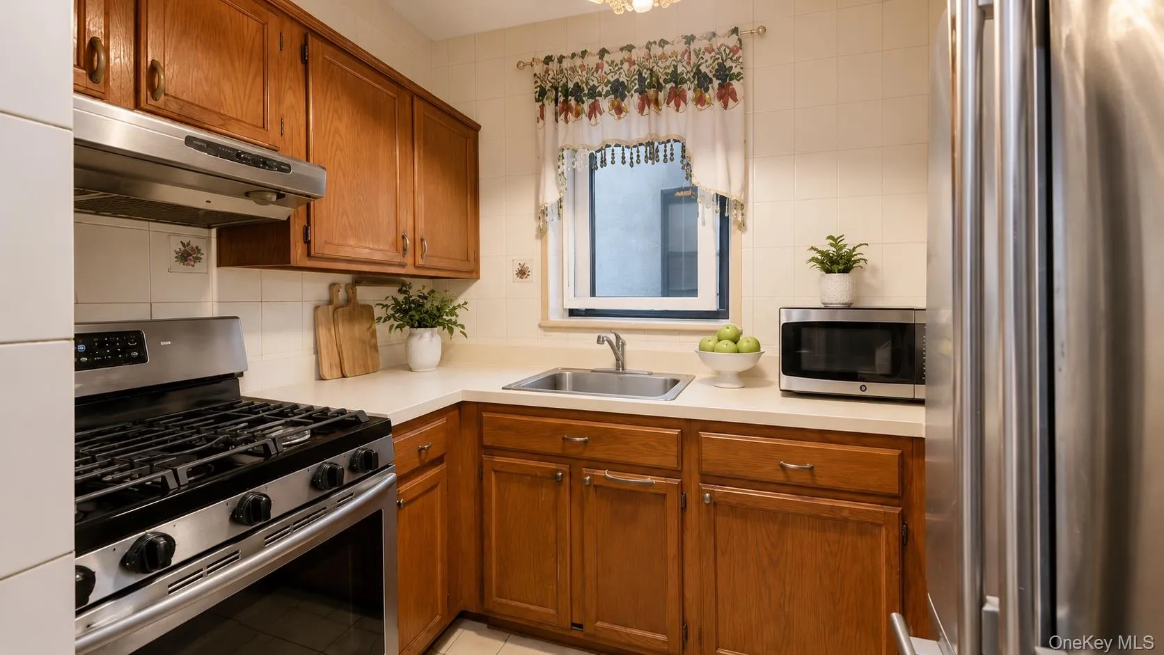 827 Fox Street, New York, NY, 3 Bedrooms Bedrooms, 6 Rooms Rooms,1 BathroomBathrooms,Residential,For Rent,Fox,0,1033952 827 Fox Street, New York, NY, 3 Bedrooms Bedrooms, 6 Rooms Rooms,1 BathroomBathrooms,Residential,For Rent,Fox,0,1033952