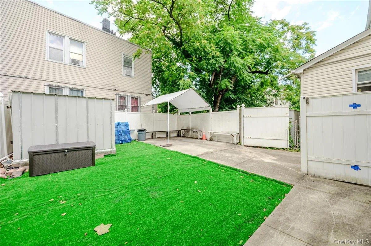 Large, clean and lovely! Host a party in your own yard! Large, clean and lovely! Host a party in your own yard!