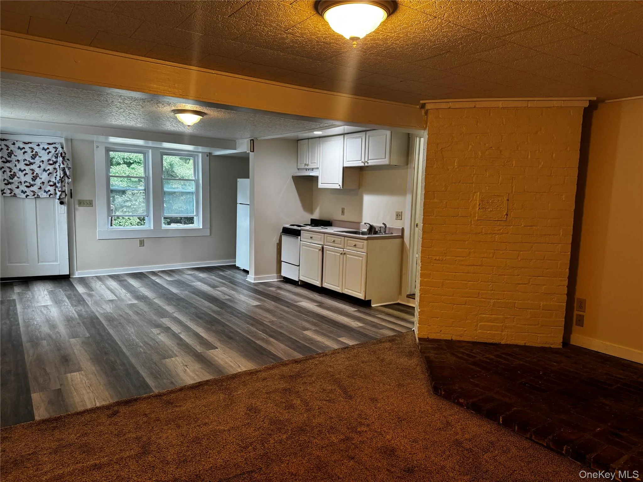 1529 RT 300, Newburgh (town), NY, 1 Room Rooms,1 BathroomBathrooms,Residential Lease,For Rent,RT 300,0,1033954 1529 RT 300, Newburgh (town), NY, 1 Room Rooms,1 BathroomBathrooms,Residential Lease,For Rent,RT 300,0,1033954