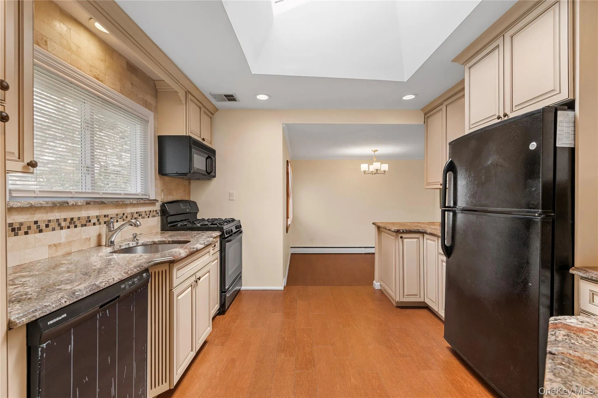 7 Kroll Street, Oyster Bay, NY, 3 Bedrooms Bedrooms, 8 Rooms Rooms,2 BathroomsBathrooms,Residential Lease,For Rent,Kroll,0,1033958 7 Kroll Street, Oyster Bay, NY, 3 Bedrooms Bedrooms, 8 Rooms Rooms,2 BathroomsBathrooms,Residential Lease,For Rent,Kroll,0,1033958