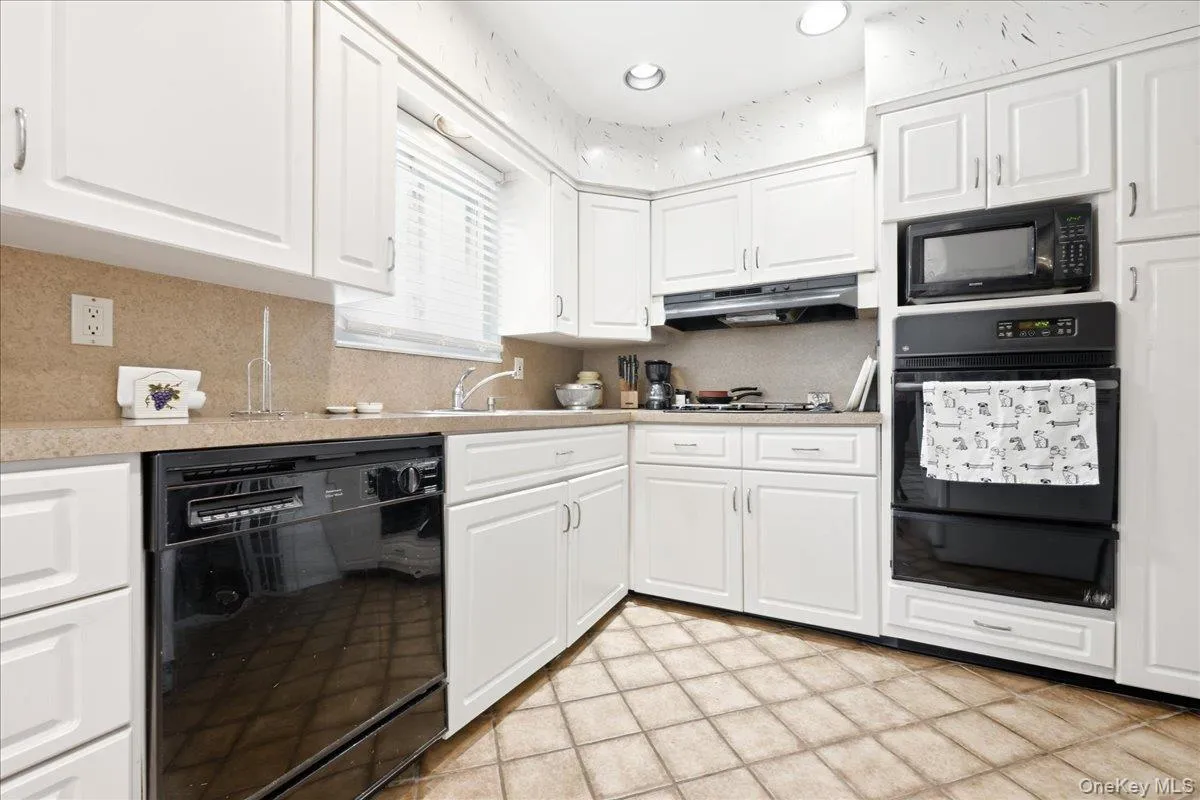 3345 Beltagh Avenue, Hempstead, NY, 4 Bedrooms Bedrooms, 8 Rooms Rooms,2 BathroomsBathrooms,Residential,For Rent,Beltagh,0,1033963 3345 Beltagh Avenue, Hempstead, NY, 4 Bedrooms Bedrooms, 8 Rooms Rooms,2 BathroomsBathrooms,Residential,For Rent,Beltagh,0,1033963