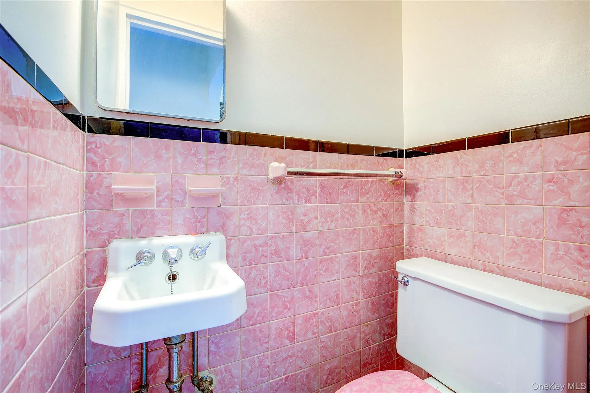 1/2 Bath 1/2 Bath