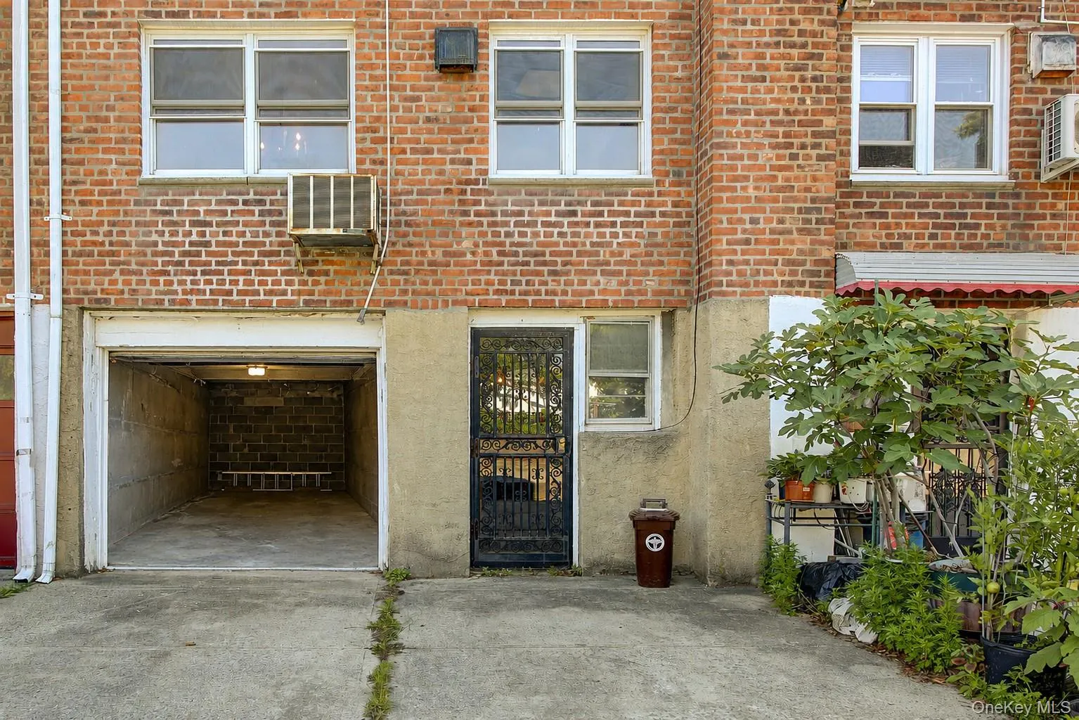 Garage Garage