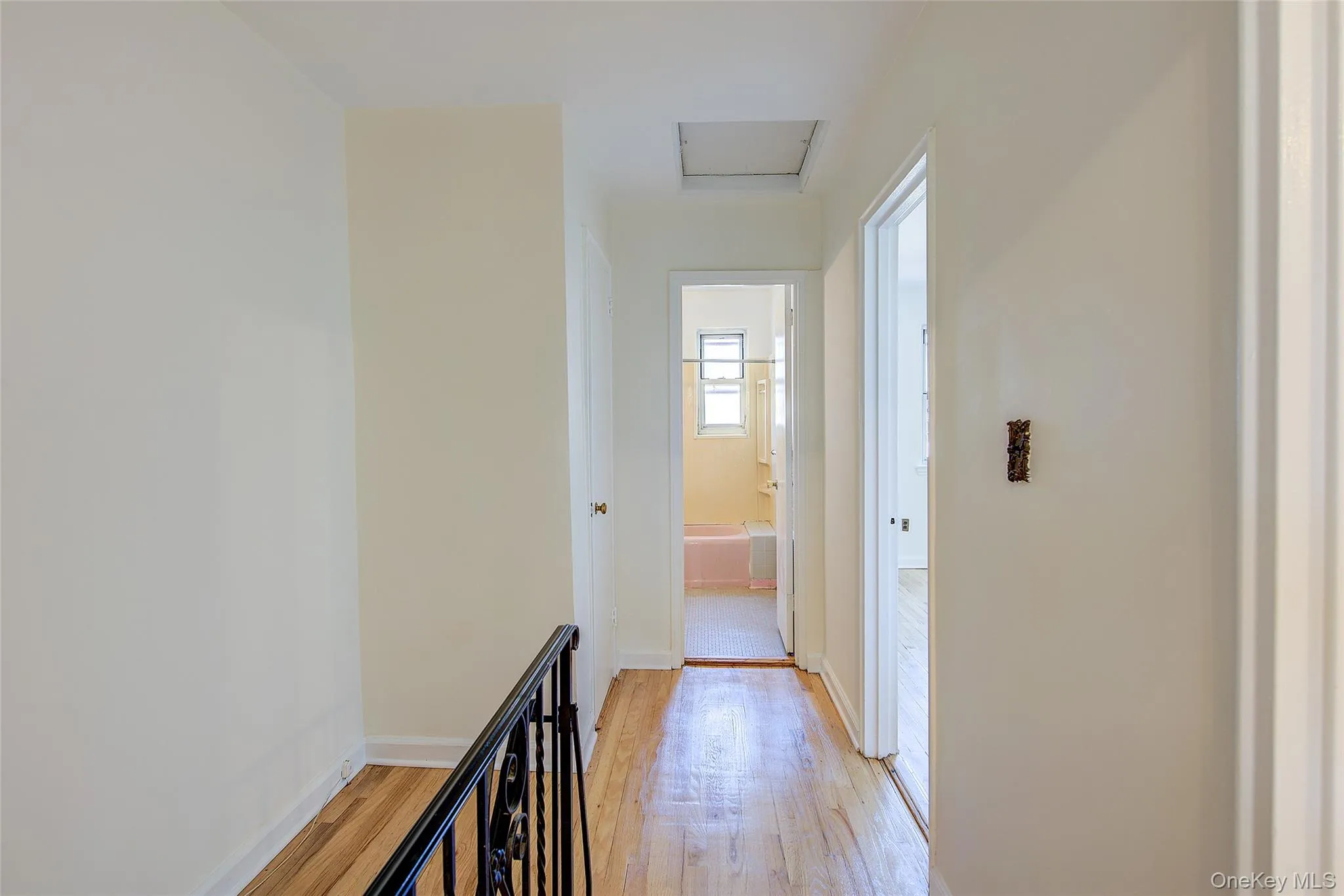Upstairs Hallway R Upstairs Hallway R