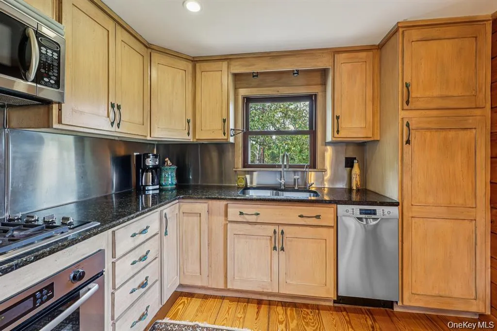 101 Upper Wisner Road, Warwick (town), NY, 3 Bedrooms Bedrooms, 6 Rooms Rooms,2 BathroomsBathrooms,Residential Lease,For Rent,Upper Wisner,0,1033970 101 Upper Wisner Road, Warwick (town), NY, 3 Bedrooms Bedrooms, 6 Rooms Rooms,2 BathroomsBathrooms,Residential Lease,For Rent,Upper Wisner,0,1033970