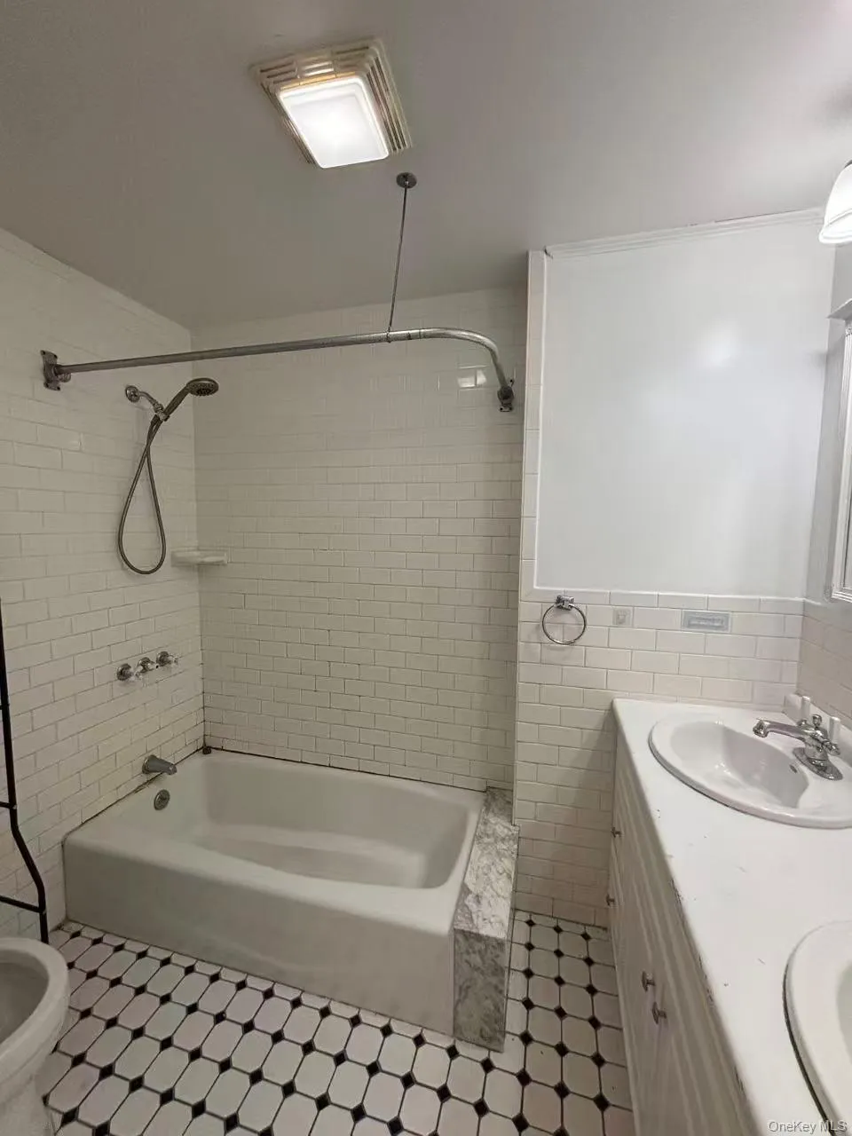 4327 215th Street, New York, NY, 6 Bedrooms Bedrooms, 12 Rooms Rooms,3 BathroomsBathrooms,Residential,For Rent,215th,0,1033971 4327 215th Street, New York, NY, 6 Bedrooms Bedrooms, 12 Rooms Rooms,3 BathroomsBathrooms,Residential,For Rent,215th,0,1033971