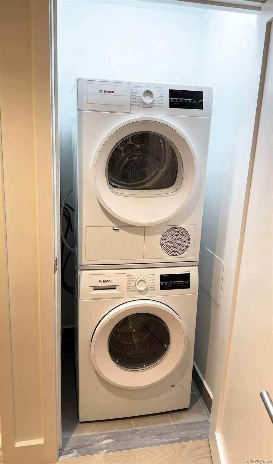 24-01 Queens Plaza, New York, NY, 1 Room Rooms,1 BathroomBathrooms,Residential Lease,For Rent,Queens,0,1033972 24-01 Queens Plaza, New York, NY, 1 Room Rooms,1 BathroomBathrooms,Residential Lease,For Rent,Queens,0,1033972