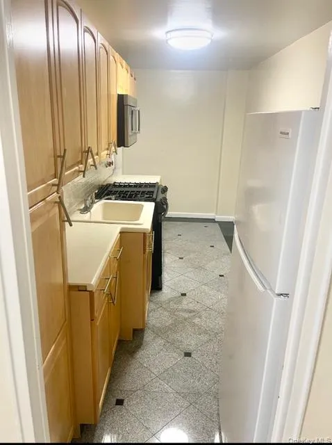 73-50 Bell Boulevard, New York, NY, 1 Bedroom Bedrooms, 3 Rooms Rooms,1 BathroomBathrooms,Residential Lease,For Rent,Bell,0,1033973 73-50 Bell Boulevard, New York, NY, 1 Bedroom Bedrooms, 3 Rooms Rooms,1 BathroomBathrooms,Residential Lease,For Rent,Bell,0,1033973