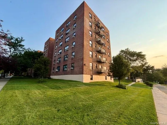 73-50 Bell Boulevard, New York, NY, 1 Bedroom Bedrooms, 3 Rooms Rooms,1 BathroomBathrooms,Residential Lease,For Rent,Bell,0,1033973 73-50 Bell Boulevard, New York, NY, 1 Bedroom Bedrooms, 3 Rooms Rooms,1 BathroomBathrooms,Residential Lease,For Rent,Bell,0,1033973