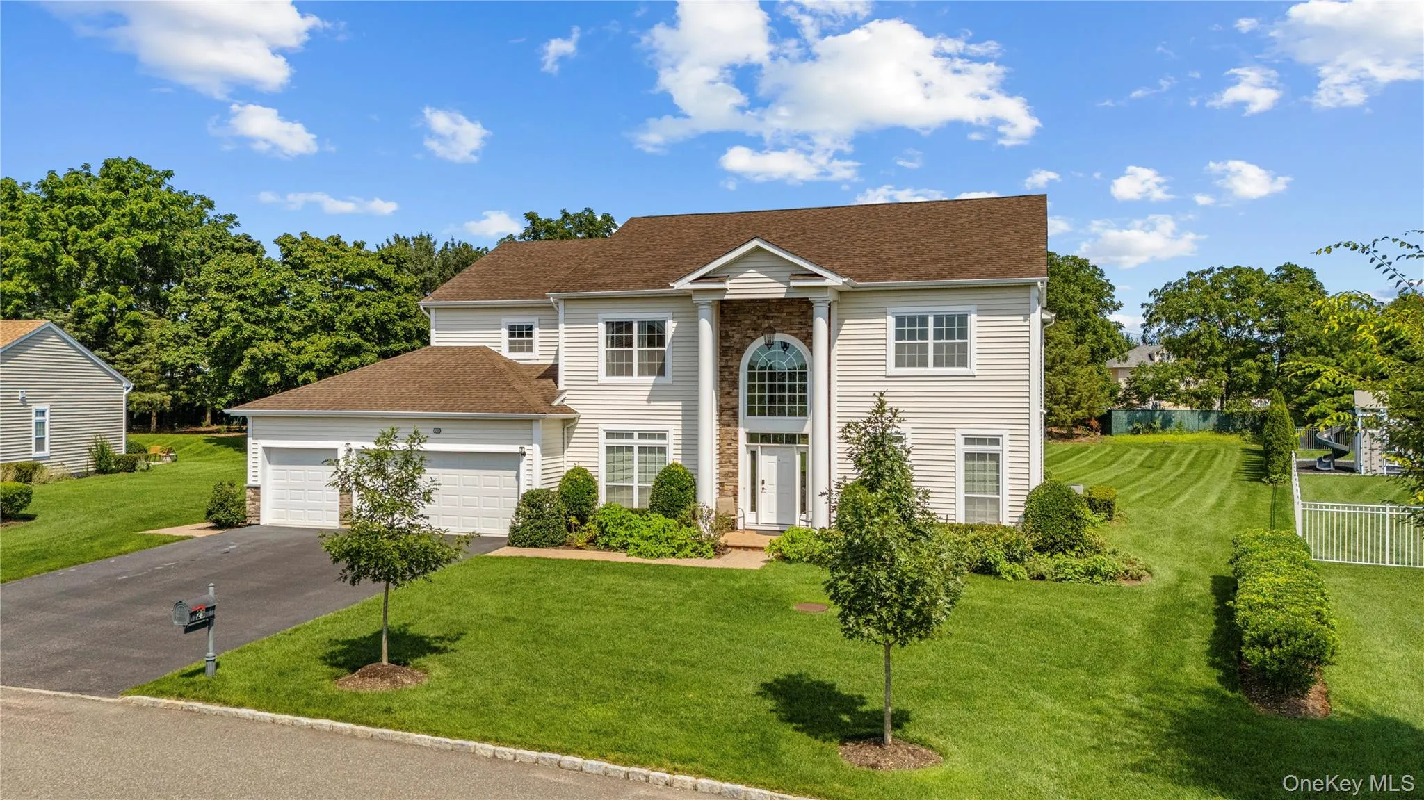 29 Hamlet Woods Drive, Smithtown, NY, 5 Bedrooms Bedrooms, 12 Rooms Rooms,4 BathroomsBathrooms,Residential,For Rent,Hamlet Woods,0,1033980 29 Hamlet Woods Drive, Smithtown, NY, 5 Bedrooms Bedrooms, 12 Rooms Rooms,4 BathroomsBathrooms,Residential,For Rent,Hamlet Woods,0,1033980