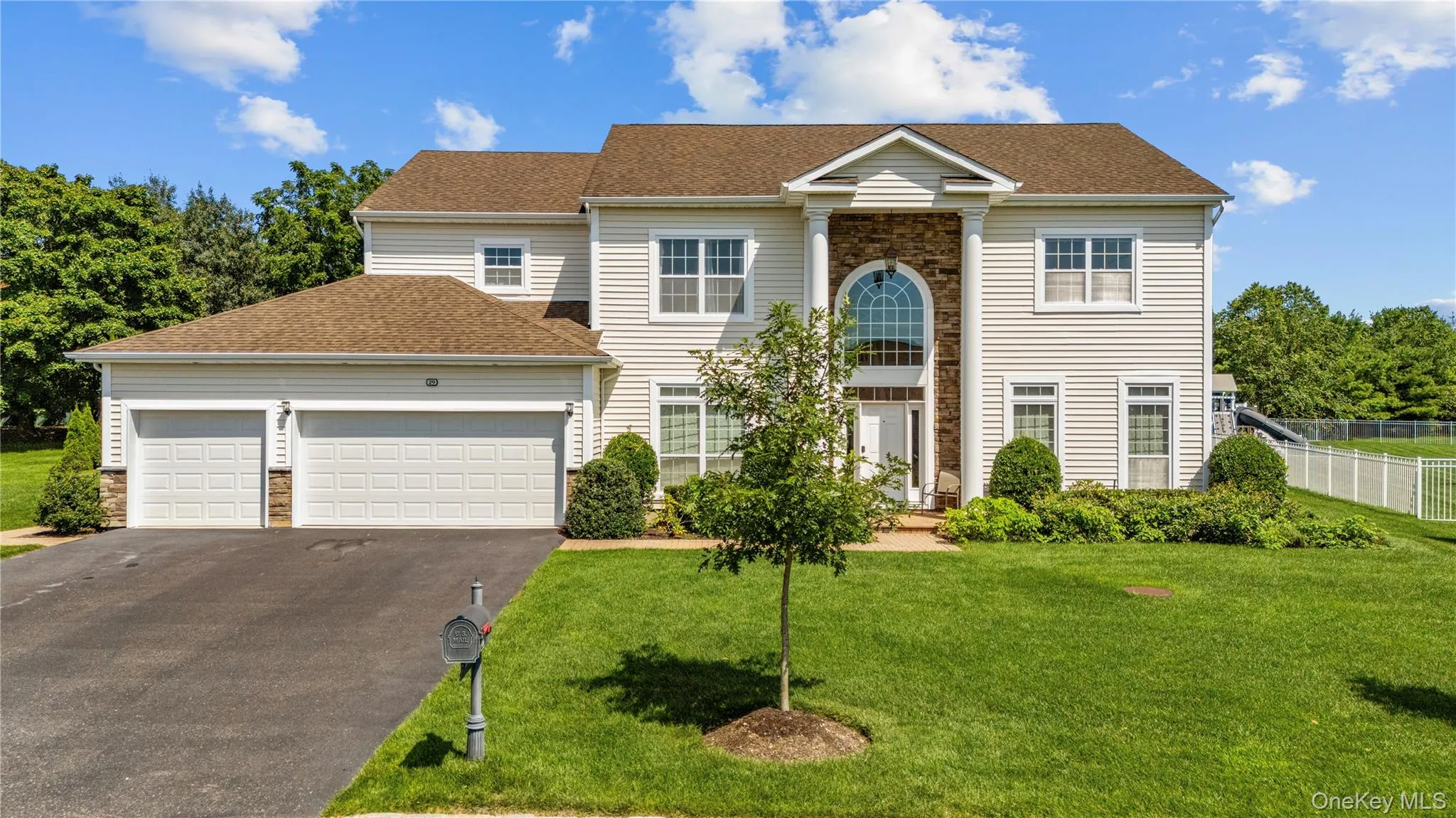 29 Hamlet Woods Drive, Smithtown, NY, 5 Bedrooms Bedrooms, 12 Rooms Rooms,4 BathroomsBathrooms,Residential,For Rent,Hamlet Woods,0,1033980 29 Hamlet Woods Drive, Smithtown, NY, 5 Bedrooms Bedrooms, 12 Rooms Rooms,4 BathroomsBathrooms,Residential,For Rent,Hamlet Woods,0,1033980