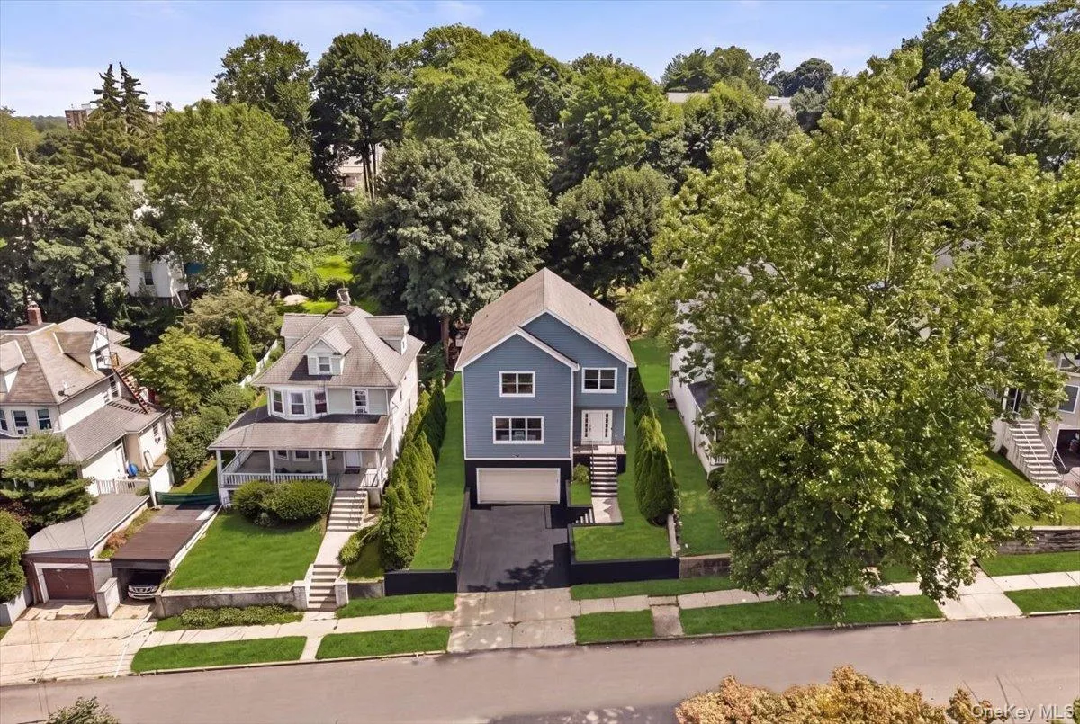 7 Wyanoke Street, White Plains, NY, 4 Bedrooms Bedrooms, 10 Rooms Rooms,3 BathroomsBathrooms,Residential,For Rent,Wyanoke,0,1033982 7 Wyanoke Street, White Plains, NY, 4 Bedrooms Bedrooms, 10 Rooms Rooms,3 BathroomsBathrooms,Residential,For Rent,Wyanoke,0,1033982