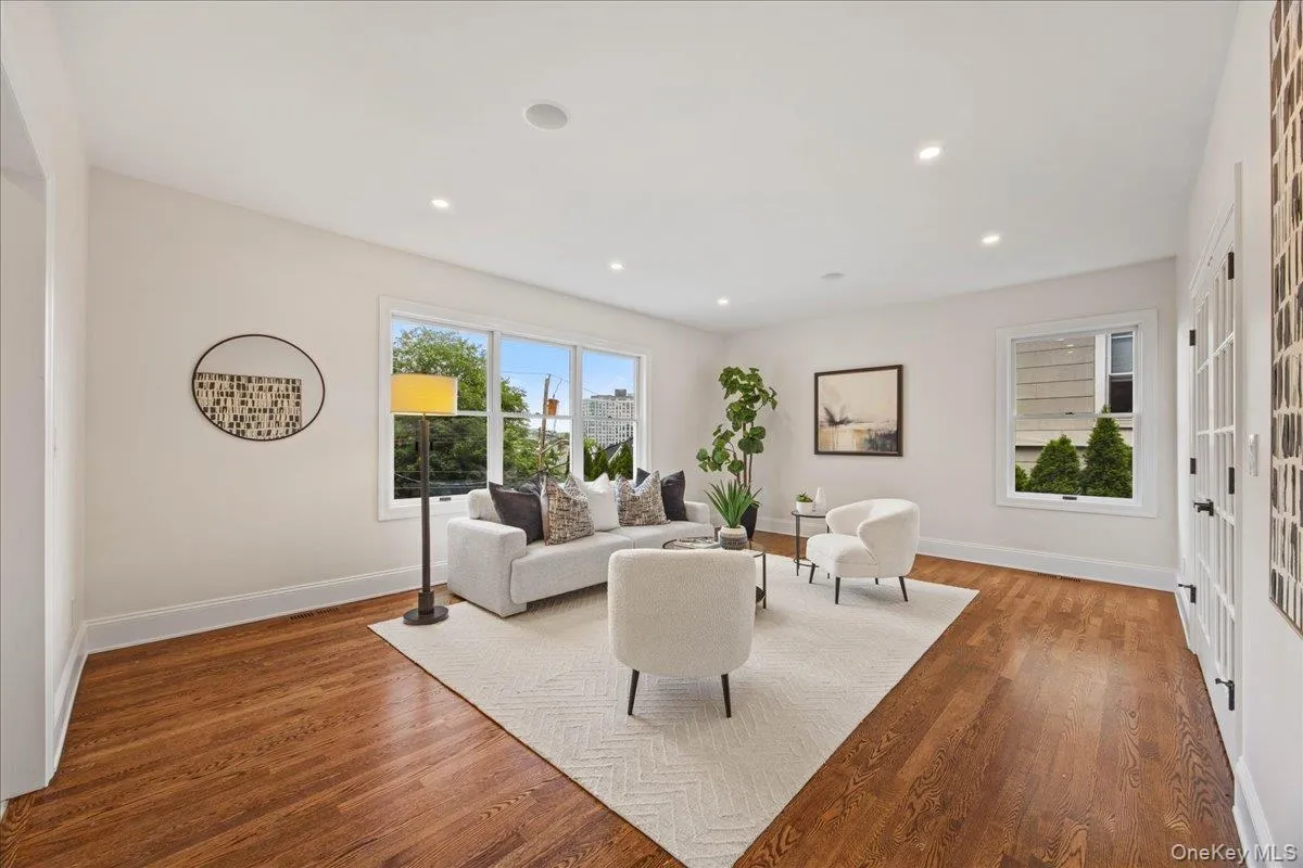 7 Wyanoke Street, White Plains, NY, 4 Bedrooms Bedrooms, 10 Rooms Rooms,3 BathroomsBathrooms,Residential,For Rent,Wyanoke,0,1033982 7 Wyanoke Street, White Plains, NY, 4 Bedrooms Bedrooms, 10 Rooms Rooms,3 BathroomsBathrooms,Residential,For Rent,Wyanoke,0,1033982