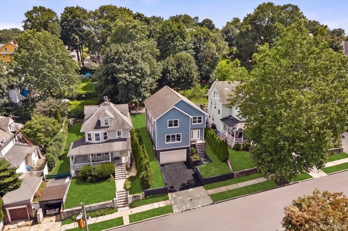 7 Wyanoke Street, White Plains, NY, 4 Bedrooms Bedrooms, 10 Rooms Rooms,3 BathroomsBathrooms,Residential,For Rent,Wyanoke,0,1033982 7 Wyanoke Street, White Plains, NY, 4 Bedrooms Bedrooms, 10 Rooms Rooms,3 BathroomsBathrooms,Residential,For Rent,Wyanoke,0,1033982