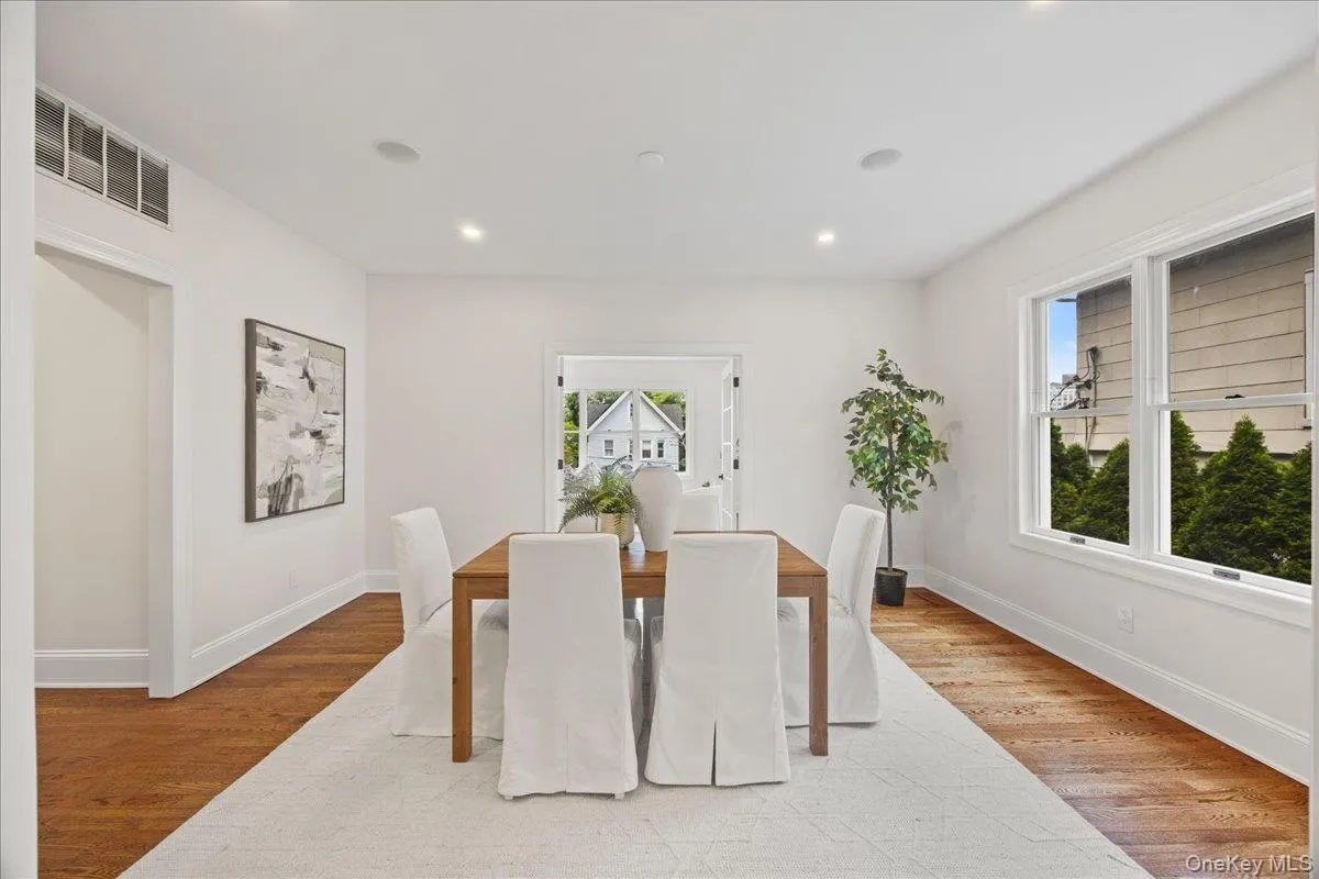 7 Wyanoke Street, White Plains, NY, 4 Bedrooms Bedrooms, 10 Rooms Rooms,3 BathroomsBathrooms,Residential,For Rent,Wyanoke,0,1033982 7 Wyanoke Street, White Plains, NY, 4 Bedrooms Bedrooms, 10 Rooms Rooms,3 BathroomsBathrooms,Residential,For Rent,Wyanoke,0,1033982