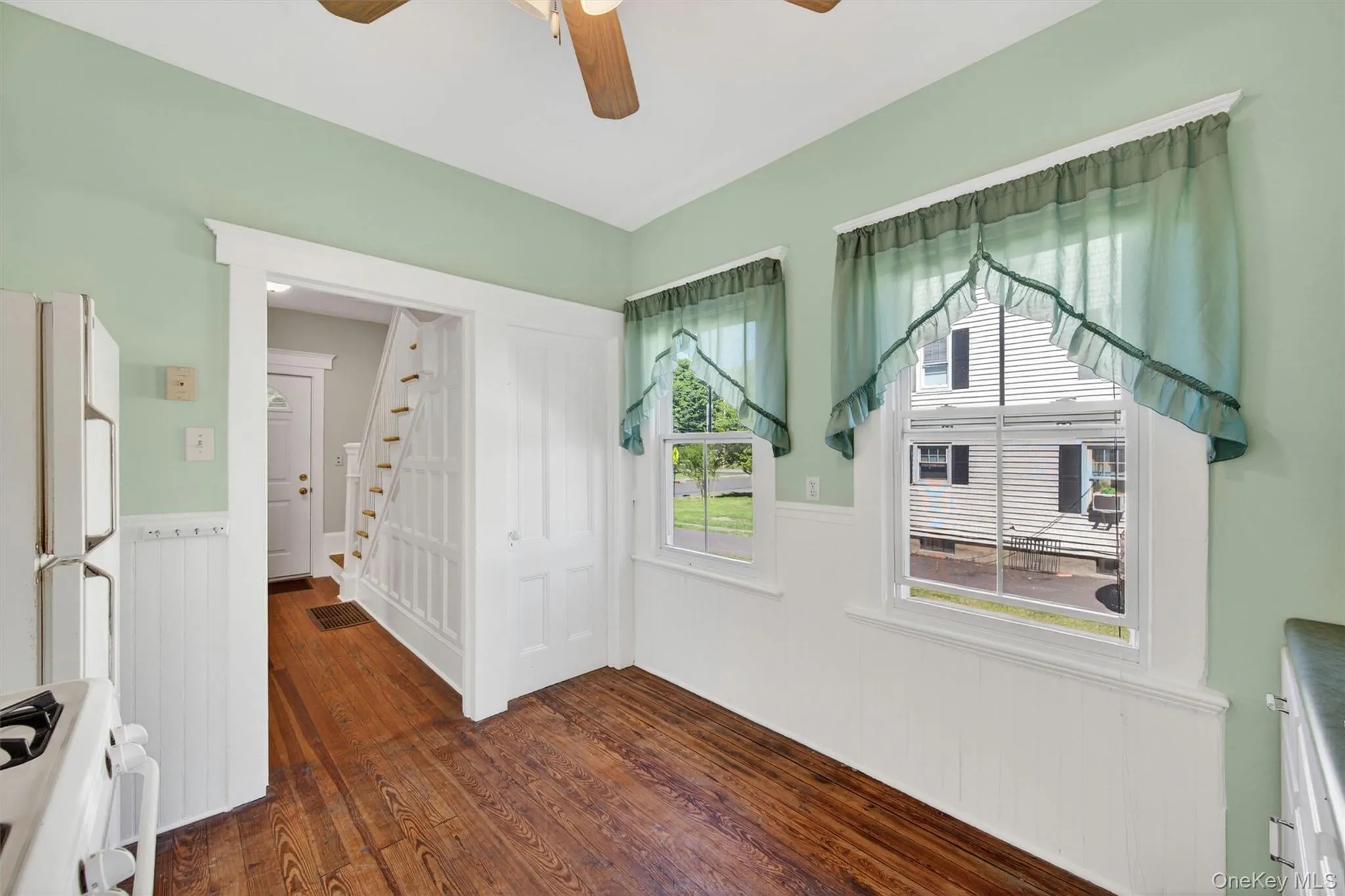 41 Roosevelt Avenue, Middletown, NY, 3 Bedrooms Bedrooms, 6 Rooms Rooms,1 BathroomBathrooms,Residential,For Rent,Roosevelt,0,1033985 41 Roosevelt Avenue, Middletown, NY, 3 Bedrooms Bedrooms, 6 Rooms Rooms,1 BathroomBathrooms,Residential,For Rent,Roosevelt,0,1033985