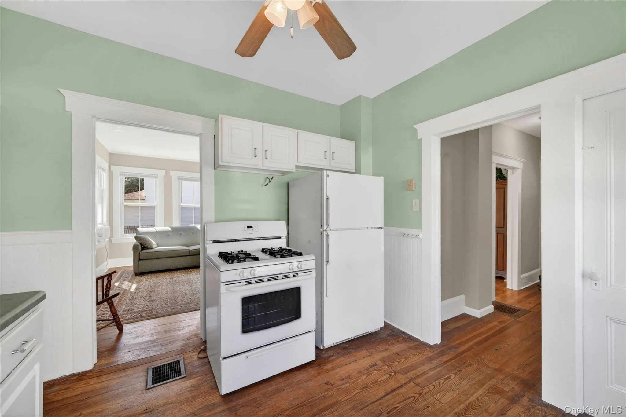 41 Roosevelt Avenue, Middletown, NY, 3 Bedrooms Bedrooms, 6 Rooms Rooms,1 BathroomBathrooms,Residential,For Rent,Roosevelt,0,1033985 41 Roosevelt Avenue, Middletown, NY, 3 Bedrooms Bedrooms, 6 Rooms Rooms,1 BathroomBathrooms,Residential,For Rent,Roosevelt,0,1033985