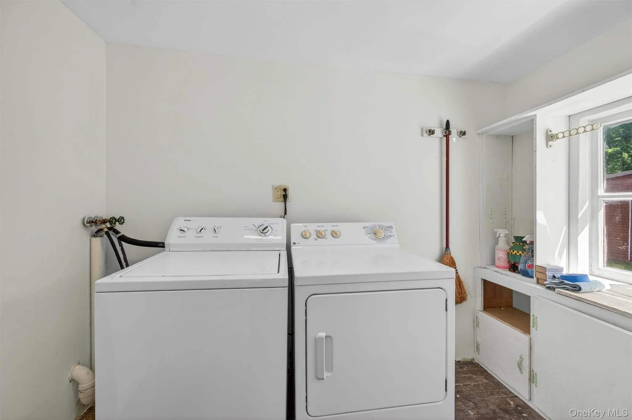 41 Roosevelt Avenue, Middletown, NY, 3 Bedrooms Bedrooms, 6 Rooms Rooms,1 BathroomBathrooms,Residential,For Rent,Roosevelt,0,1033985 41 Roosevelt Avenue, Middletown, NY, 3 Bedrooms Bedrooms, 6 Rooms Rooms,1 BathroomBathrooms,Residential,For Rent,Roosevelt,0,1033985