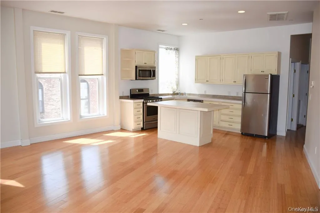 141 Main Street, Ossining, NY, 2 Bedrooms Bedrooms, 4 Rooms Rooms,1 BathroomBathrooms,Residential Lease,For Rent,Main,0,1033986 141 Main Street, Ossining, NY, 2 Bedrooms Bedrooms, 4 Rooms Rooms,1 BathroomBathrooms,Residential Lease,For Rent,Main,0,1033986