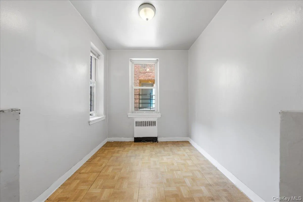 2080 Barnes Avenue, New York, NY, 1 Bedroom Bedrooms, 4 Rooms Rooms,1 BathroomBathrooms,Residential,For Rent,Barnes,0,1033989 2080 Barnes Avenue, New York, NY, 1 Bedroom Bedrooms, 4 Rooms Rooms,1 BathroomBathrooms,Residential,For Rent,Barnes,0,1033989