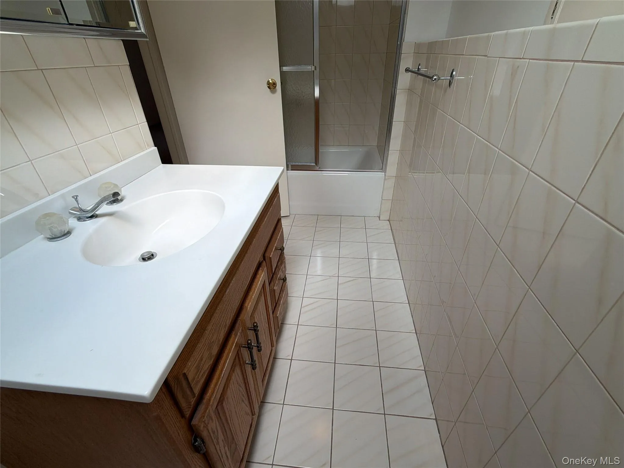 6 Raven Way, Mount Pleasant, NY, 4 Bedrooms Bedrooms, 9 Rooms Rooms,4 BathroomsBathrooms,Residential Lease,For Rent,Raven,0,1033990 6 Raven Way, Mount Pleasant, NY, 4 Bedrooms Bedrooms, 9 Rooms Rooms,4 BathroomsBathrooms,Residential Lease,For Rent,Raven,0,1033990