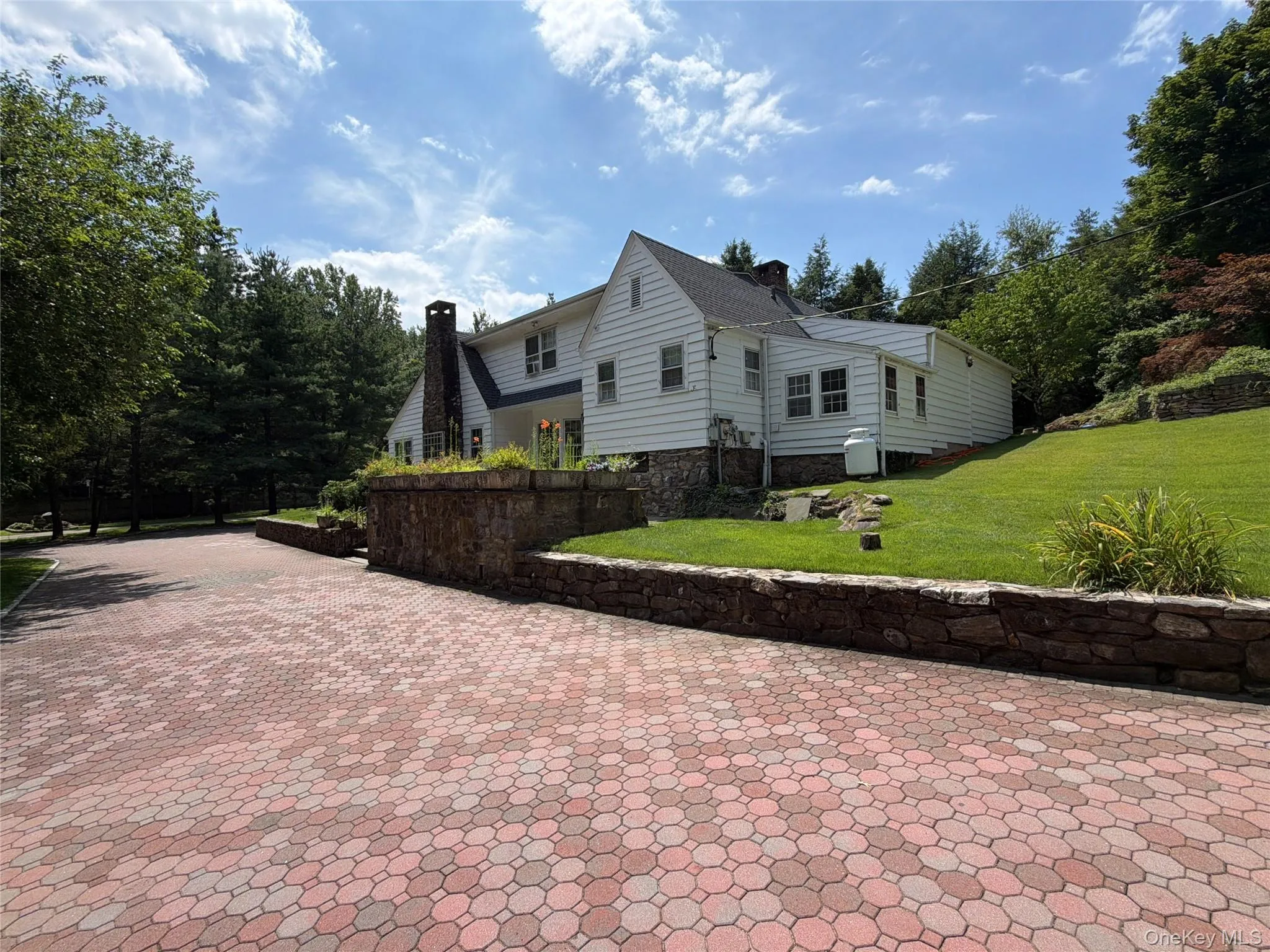 6 Raven Way, Mount Pleasant, NY, 4 Bedrooms Bedrooms, 9 Rooms Rooms,4 BathroomsBathrooms,Residential Lease,For Rent,Raven,0,1033990 6 Raven Way, Mount Pleasant, NY, 4 Bedrooms Bedrooms, 9 Rooms Rooms,4 BathroomsBathrooms,Residential Lease,For Rent,Raven,0,1033990