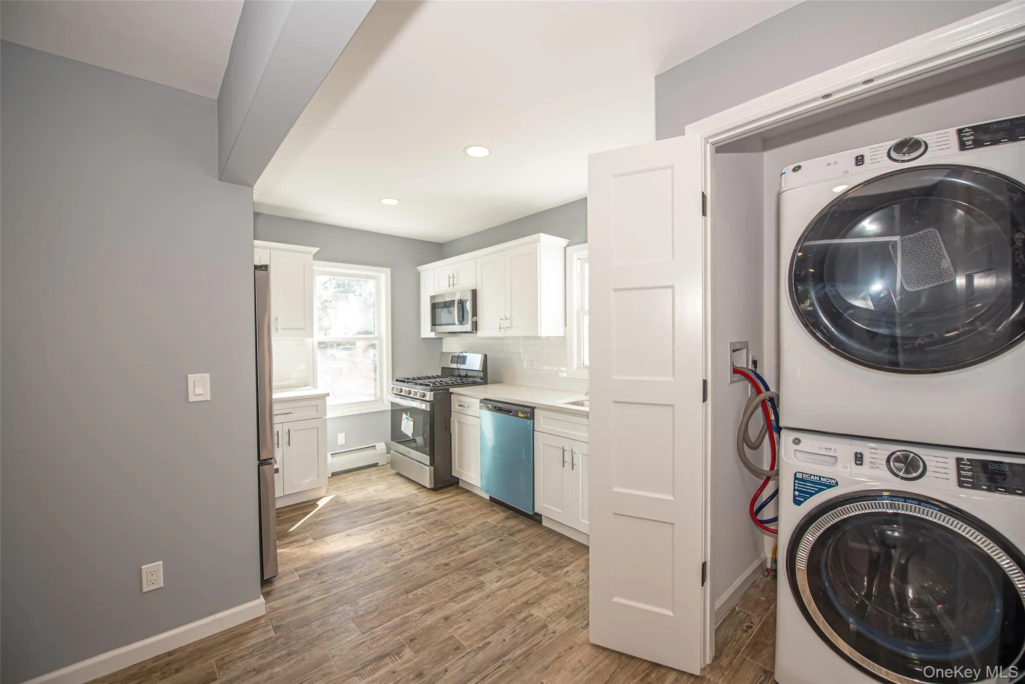 76 Amity Street, Brookhaven, NY, 3 Bedrooms Bedrooms, 5 Rooms Rooms,1 BathroomBathrooms,Residential Lease,For Rent,Amity,0,1033994 76 Amity Street, Brookhaven, NY, 3 Bedrooms Bedrooms, 5 Rooms Rooms,1 BathroomBathrooms,Residential Lease,For Rent,Amity,0,1033994