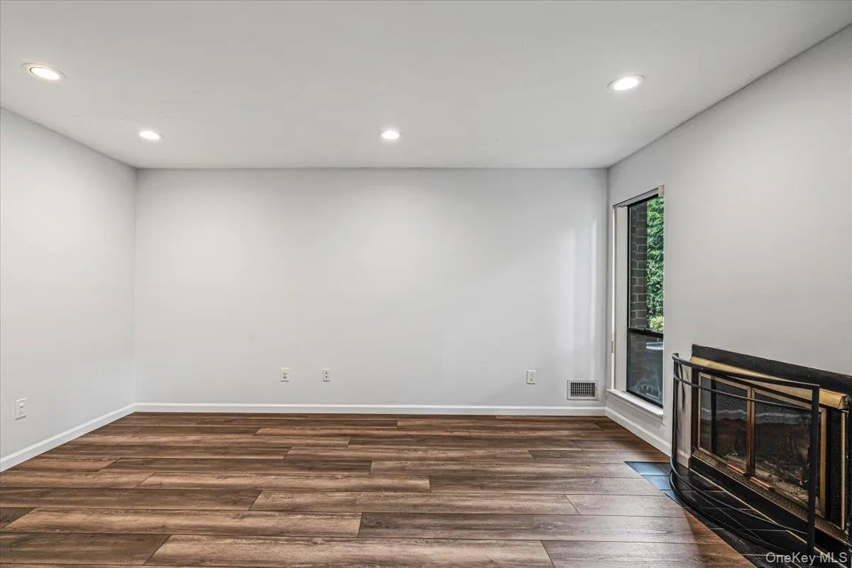 48 Wimbledon Drive, North Hempstead, NY, 3 Bedrooms Bedrooms, 7 Rooms Rooms,2 BathroomsBathrooms,Residential,For Rent,Wimbledon,0,1033995 48 Wimbledon Drive, North Hempstead, NY, 3 Bedrooms Bedrooms, 7 Rooms Rooms,2 BathroomsBathrooms,Residential,For Rent,Wimbledon,0,1033995