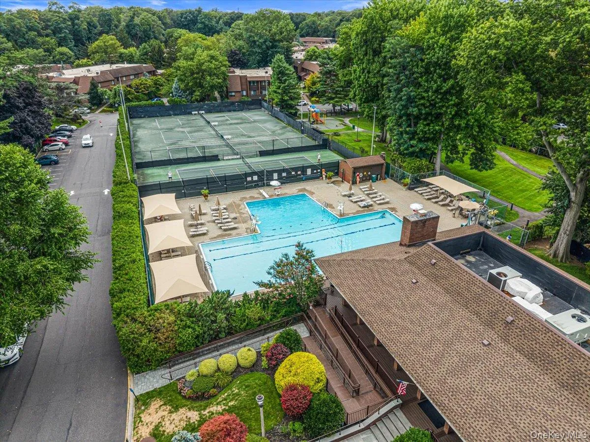 48 Wimbledon Drive, North Hempstead, NY, 3 Bedrooms Bedrooms, 7 Rooms Rooms,2 BathroomsBathrooms,Residential,For Rent,Wimbledon,0,1033995 48 Wimbledon Drive, North Hempstead, NY, 3 Bedrooms Bedrooms, 7 Rooms Rooms,2 BathroomsBathrooms,Residential,For Rent,Wimbledon,0,1033995