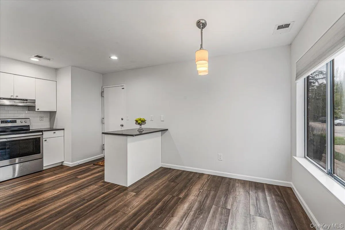 48 Wimbledon Drive, North Hempstead, NY, 3 Bedrooms Bedrooms, 7 Rooms Rooms,2 BathroomsBathrooms,Residential,For Rent,Wimbledon,0,1033995 48 Wimbledon Drive, North Hempstead, NY, 3 Bedrooms Bedrooms, 7 Rooms Rooms,2 BathroomsBathrooms,Residential,For Rent,Wimbledon,0,1033995