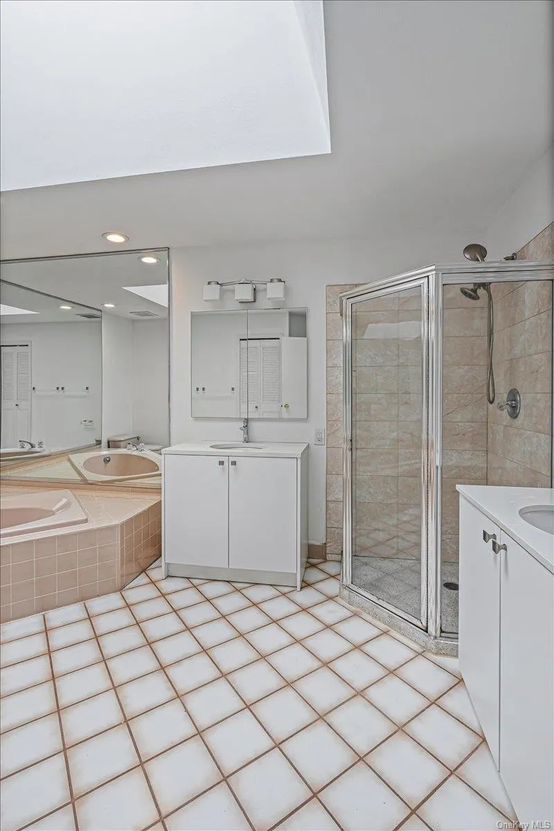 48 Wimbledon Drive, North Hempstead, NY, 3 Bedrooms Bedrooms, 7 Rooms Rooms,2 BathroomsBathrooms,Residential,For Rent,Wimbledon,0,1033995 48 Wimbledon Drive, North Hempstead, NY, 3 Bedrooms Bedrooms, 7 Rooms Rooms,2 BathroomsBathrooms,Residential,For Rent,Wimbledon,0,1033995