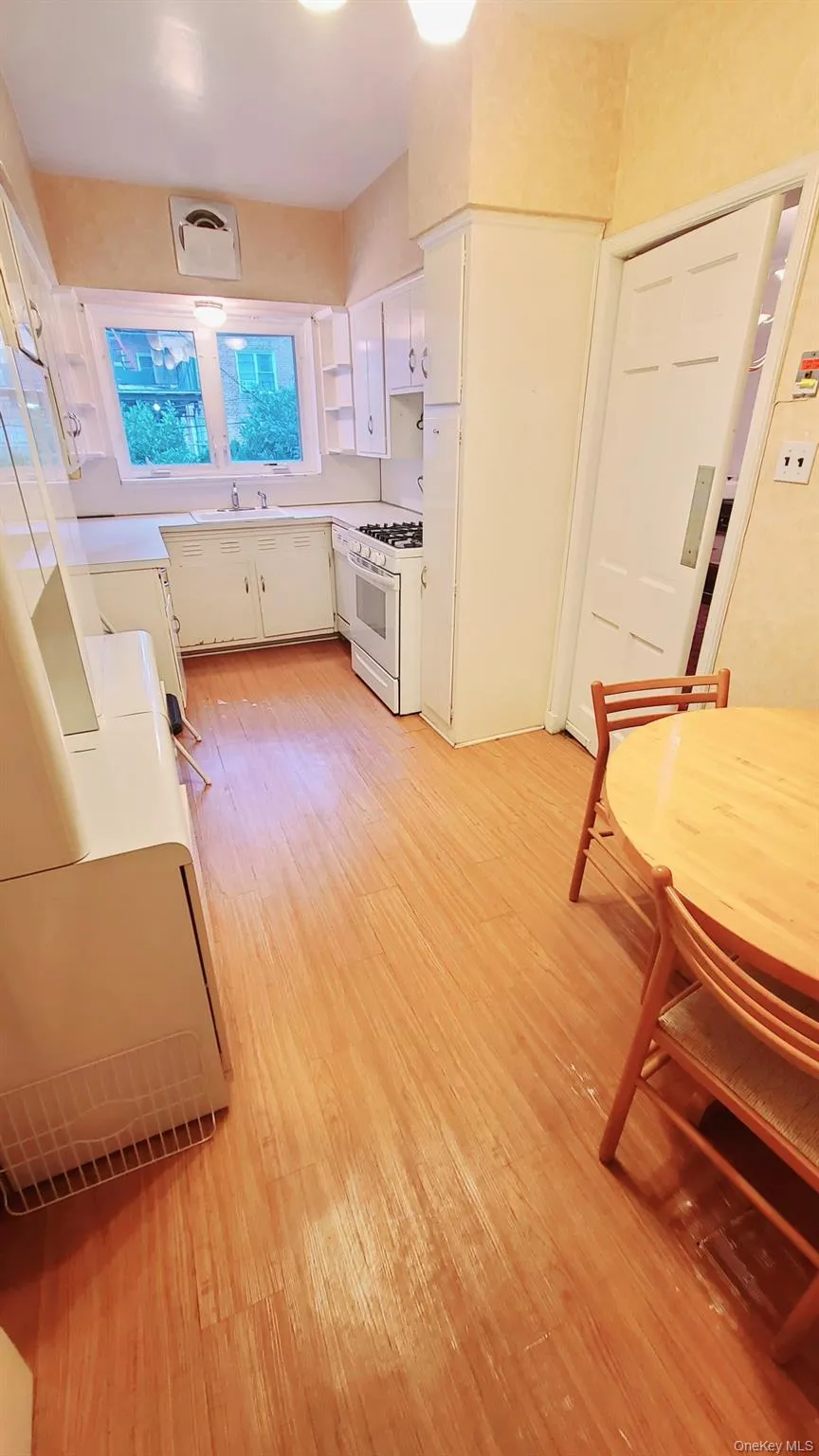105-39 65th Road, New York, NY, 4 Bedrooms Bedrooms, 6 Rooms Rooms,2 BathroomsBathrooms,Residential Lease,For Rent,65th,0,1033997 105-39 65th Road, New York, NY, 4 Bedrooms Bedrooms, 6 Rooms Rooms,2 BathroomsBathrooms,Residential Lease,For Rent,65th,0,1033997
