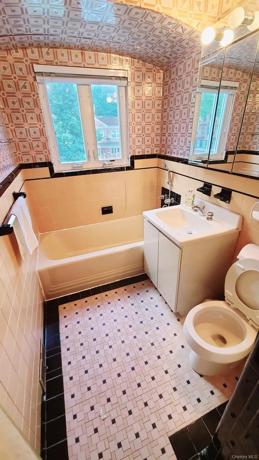 105-39 65th Road, New York, NY, 4 Bedrooms Bedrooms, 6 Rooms Rooms,2 BathroomsBathrooms,Residential Lease,For Rent,65th,0,1033997 105-39 65th Road, New York, NY, 4 Bedrooms Bedrooms, 6 Rooms Rooms,2 BathroomsBathrooms,Residential Lease,For Rent,65th,0,1033997