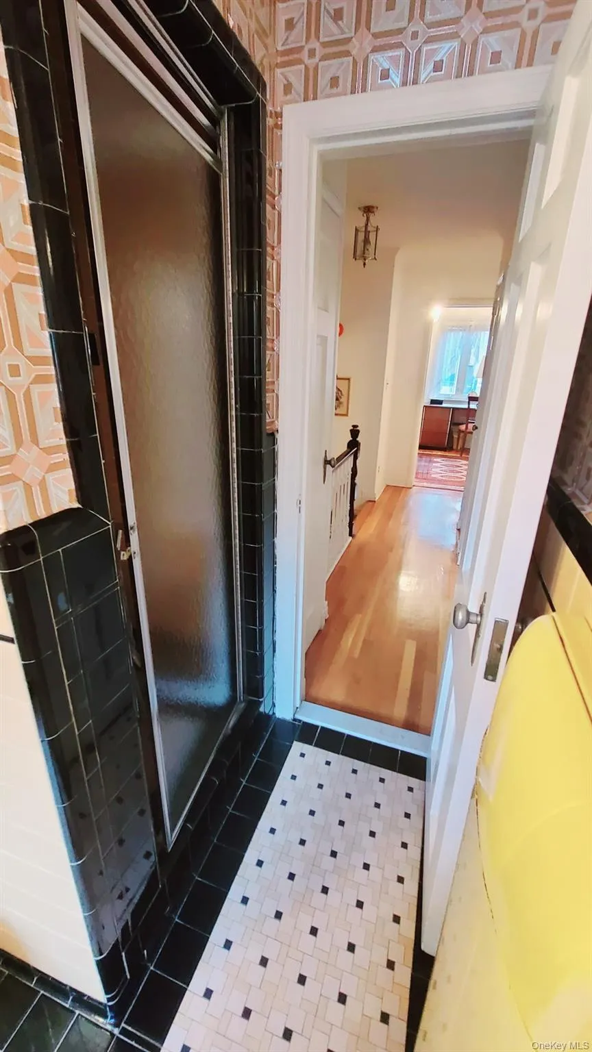 105-39 65th Road, New York, NY, 4 Bedrooms Bedrooms, 6 Rooms Rooms,2 BathroomsBathrooms,Residential Lease,For Rent,65th,0,1033997 105-39 65th Road, New York, NY, 4 Bedrooms Bedrooms, 6 Rooms Rooms,2 BathroomsBathrooms,Residential Lease,For Rent,65th,0,1033997