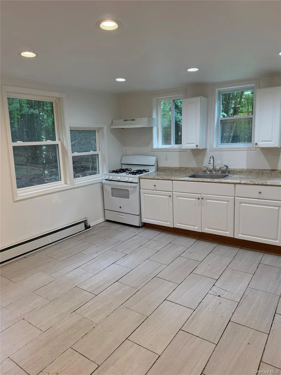 14 Maple Street, Fallsburg, NY, 3 Bedrooms Bedrooms, 6 Rooms Rooms,1 BathroomBathrooms,Residential Lease,For Rent,Maple,0,1033999 14 Maple Street, Fallsburg, NY, 3 Bedrooms Bedrooms, 6 Rooms Rooms,1 BathroomBathrooms,Residential Lease,For Rent,Maple,0,1033999